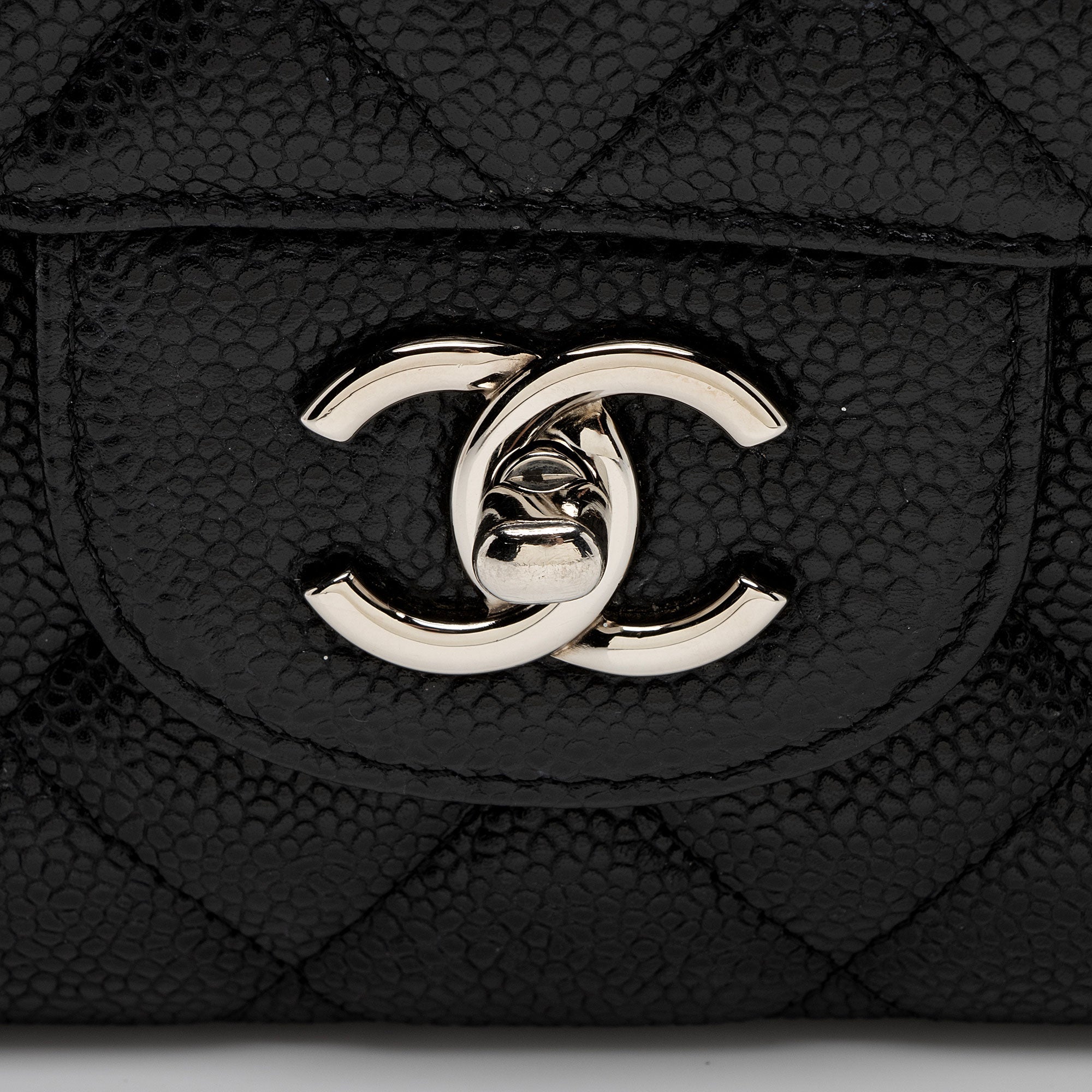 Chanel Caviar Leather Classic Jumbo Single Flap Bag (SHF-LHfnsx)