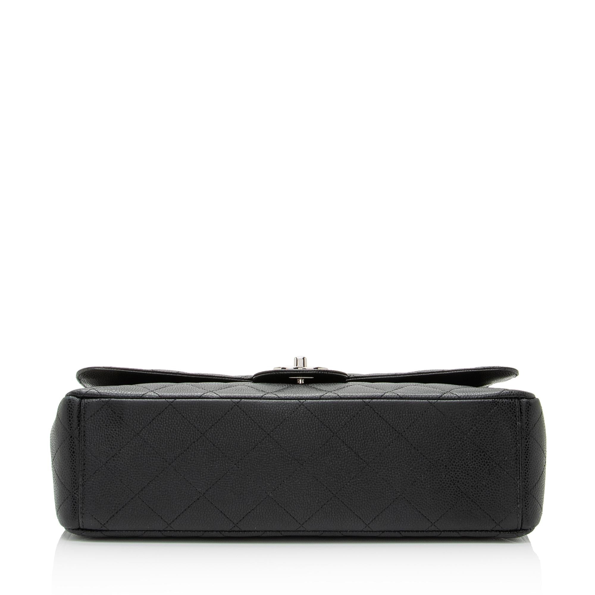 Chanel Caviar Leather Classic Maxi Double Flap Bag (SHF-lwkRiB)