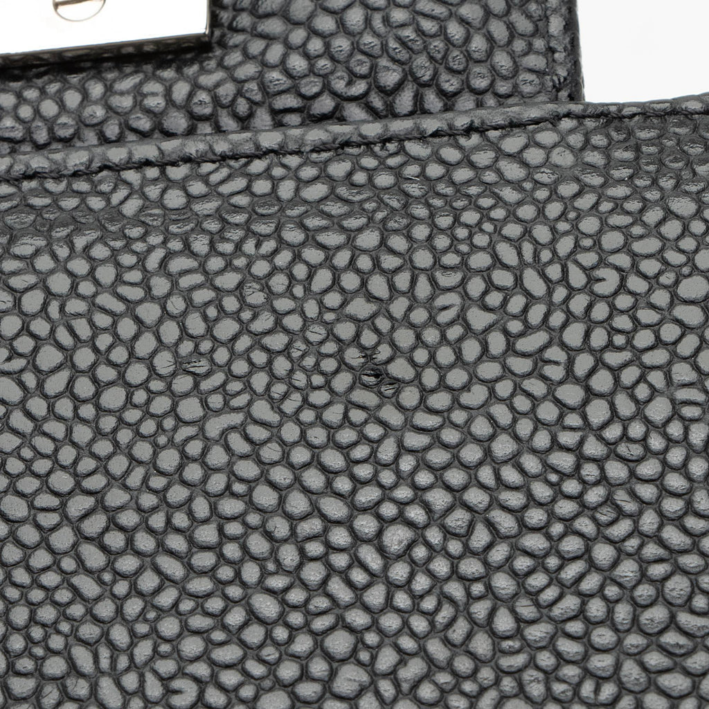 Chanel Caviar Leather Classic Maxi Double Flap Bag (SHF-lwkRiB)
