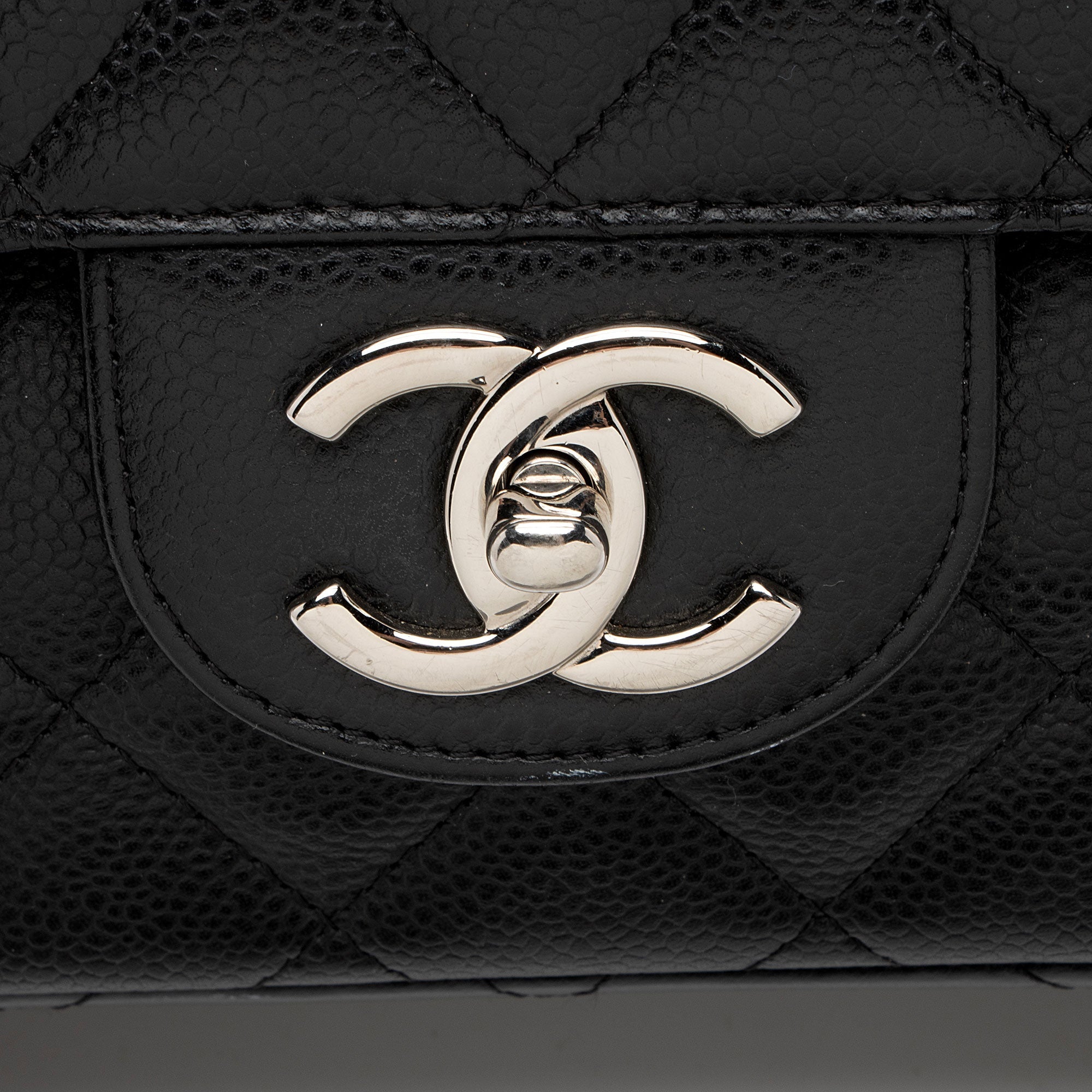 Chanel Caviar Leather Classic Maxi Double Flap Bag (SHF-v8U2qf)
