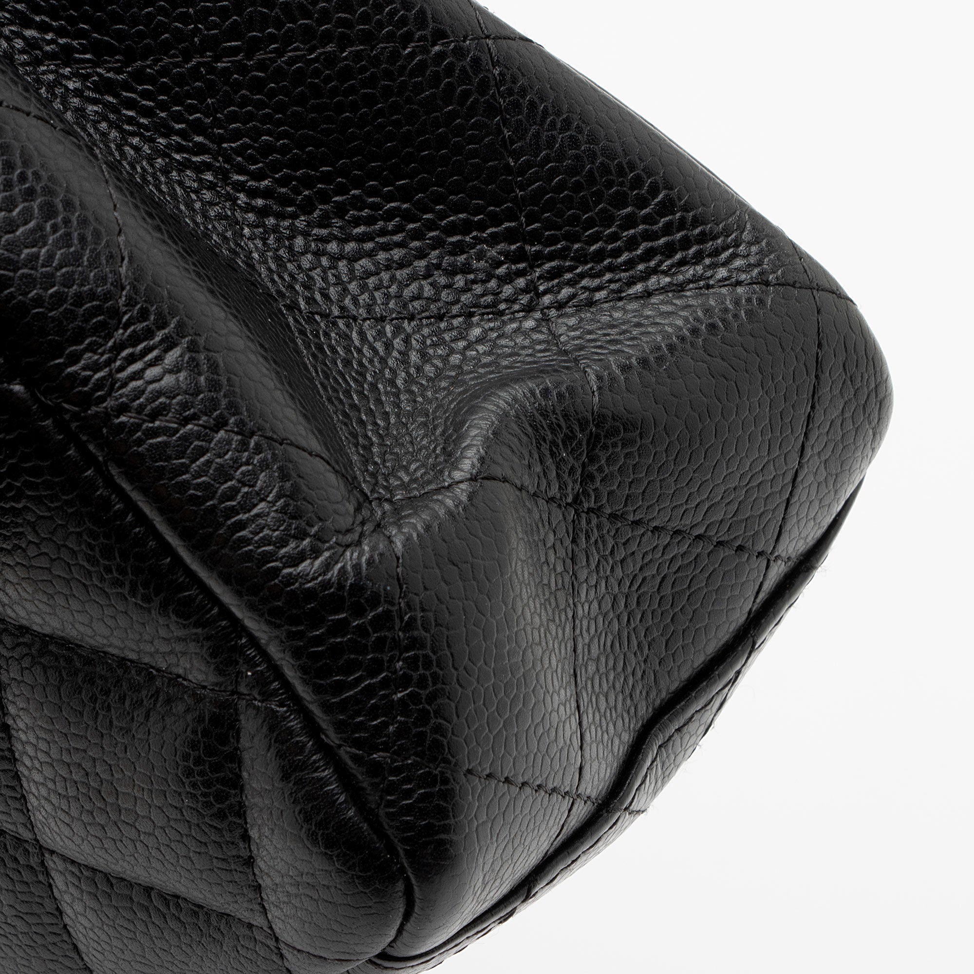 Chanel Caviar Leather Classic Maxi Double Flap Bag (SHF-v8U2qf)