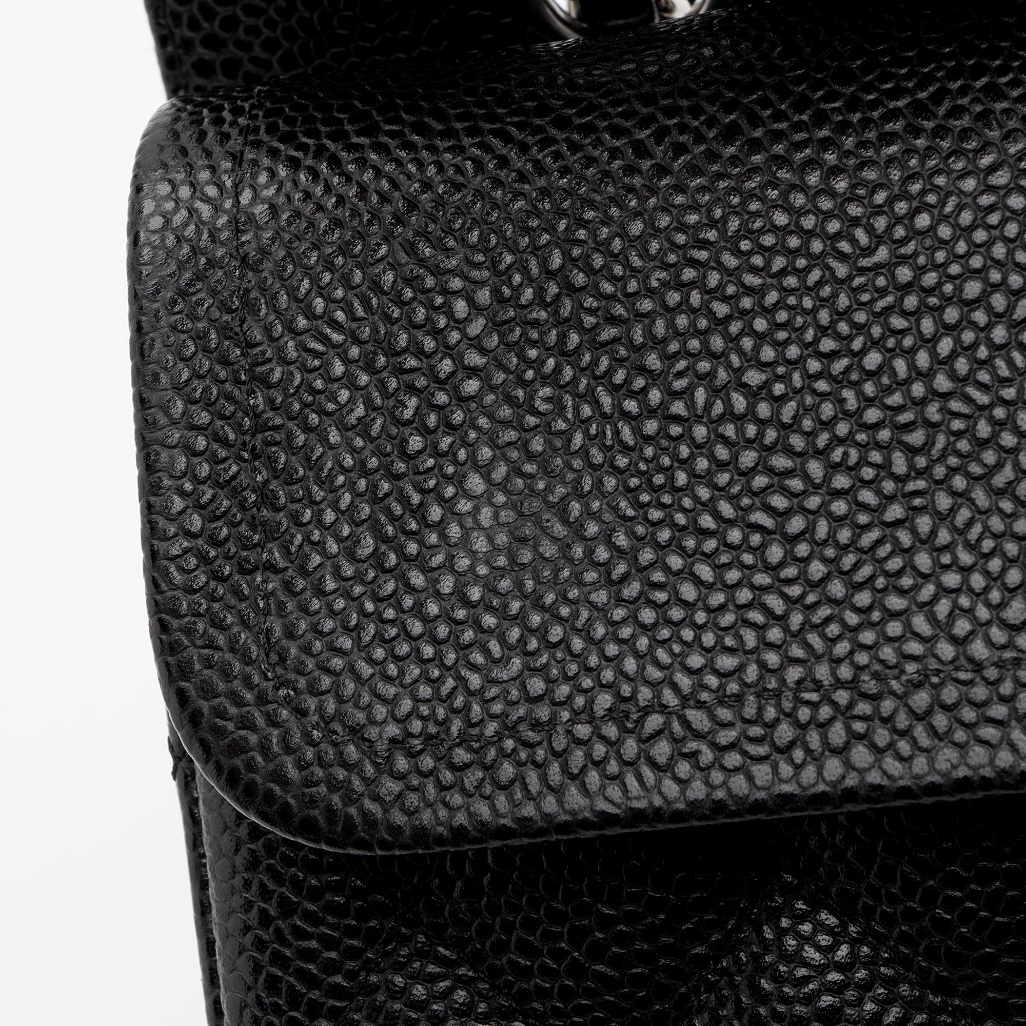 Chanel Caviar Leather Classic Medium Double Flap Bag (SHF-9ANmGR)