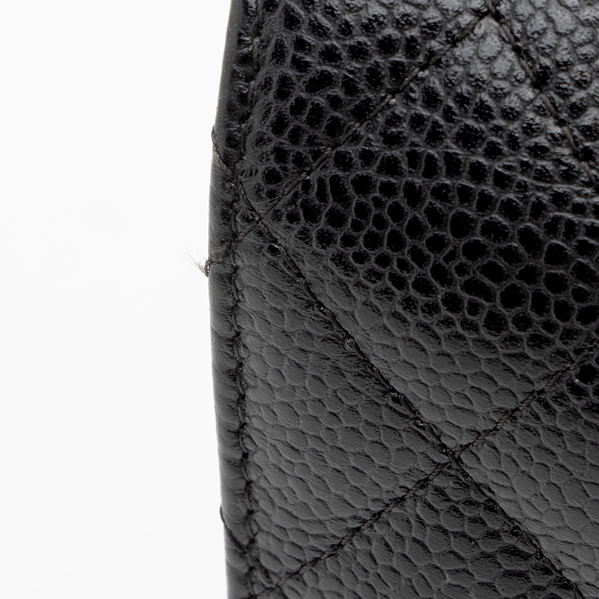 Chanel Caviar Leather Classic Medium Double Flap Bag (SHF-9ANmGR)