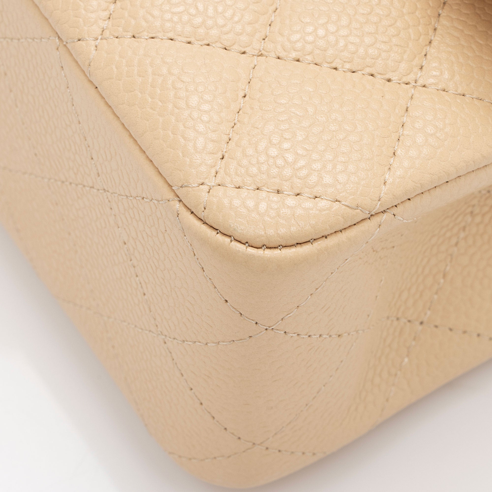 Chanel Caviar Leather Classic Medium Double Flap Bag (SHF-XFQF4l)