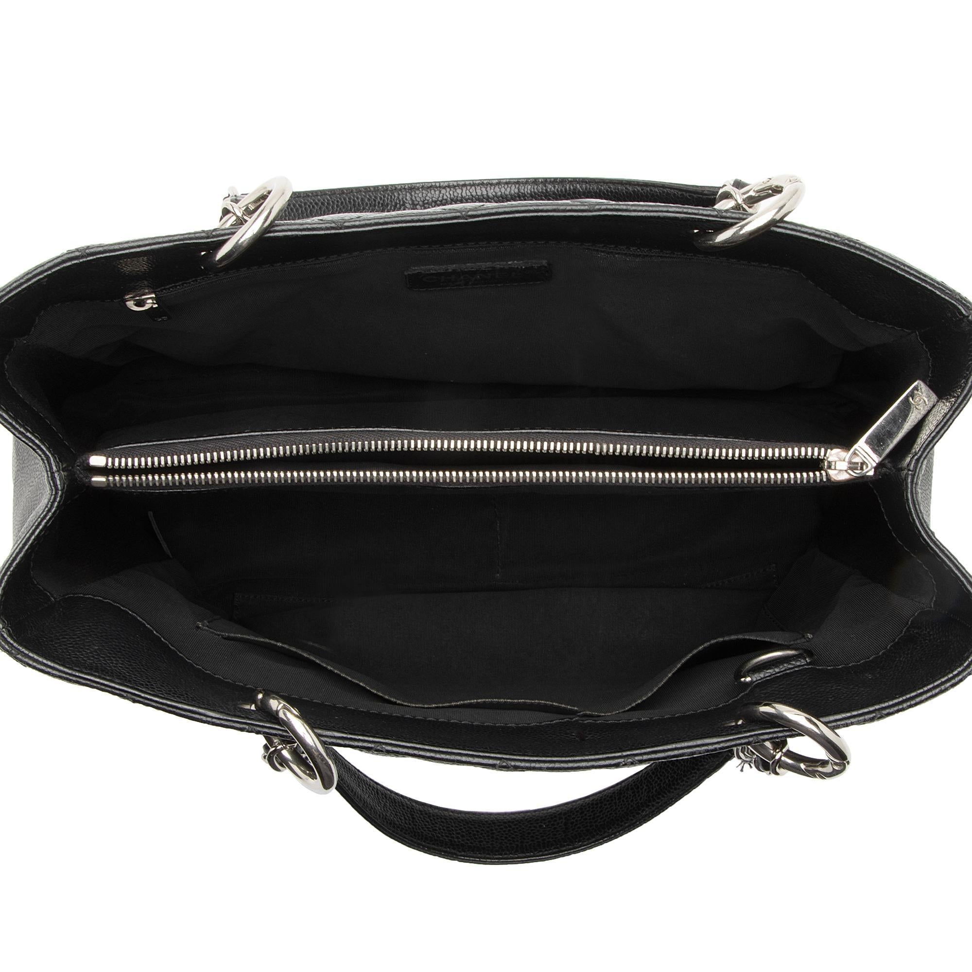 Chanel Caviar Leather Grand Shopping Tote (SHF-fYvFEO)