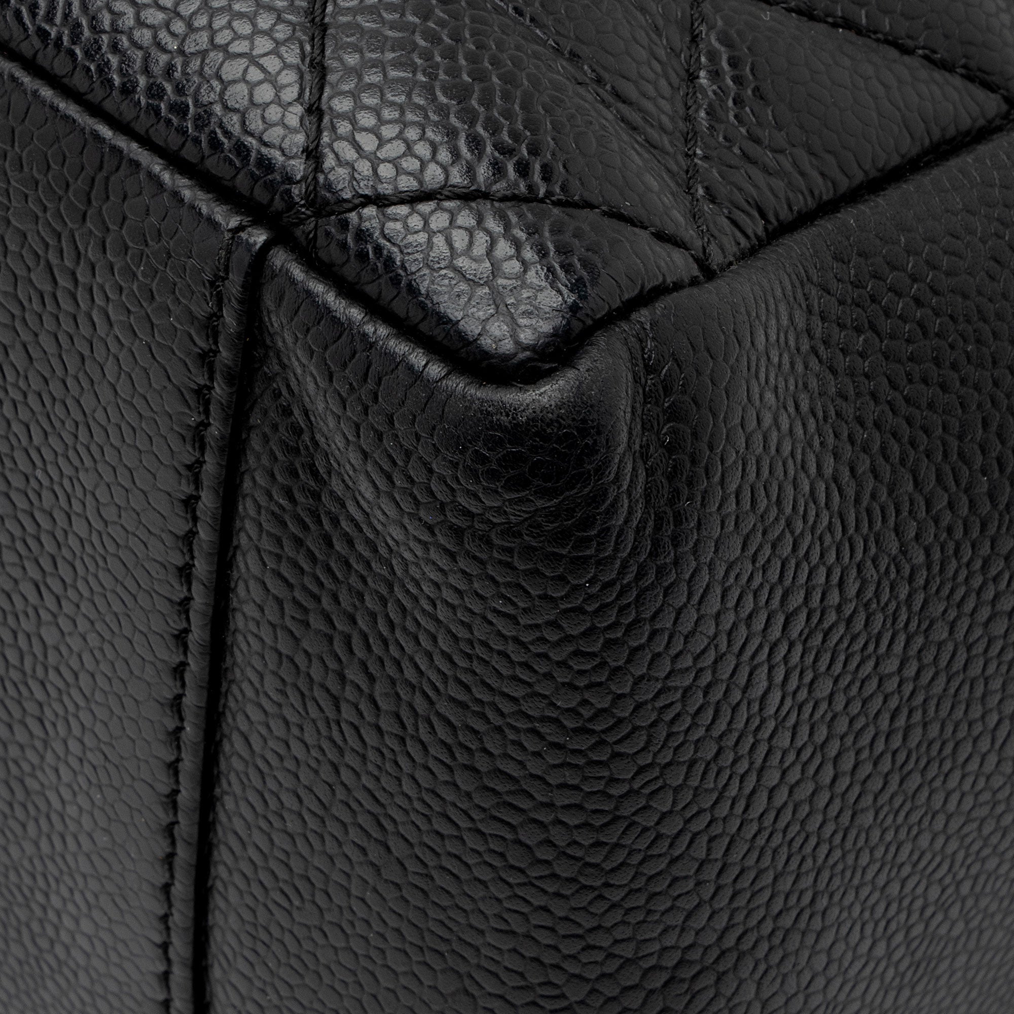 Chanel Caviar Leather Grand Shopping Tote (SHF-eUITwo)