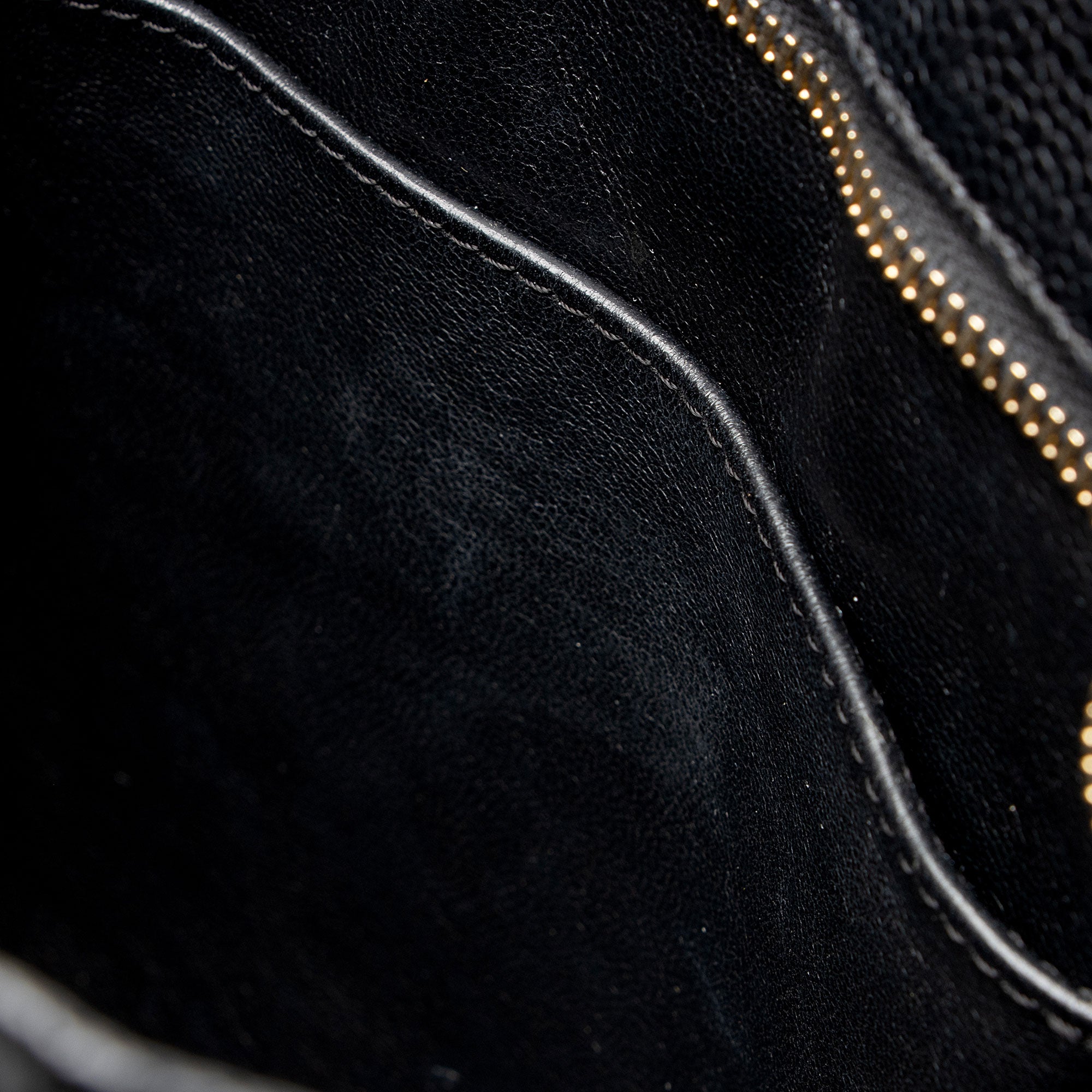 Chanel Caviar Leather Medallion Tote (SHF-7Ttgip)