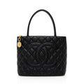Chanel Caviar Leather Medallion Tote (SHF-7Ttgip)