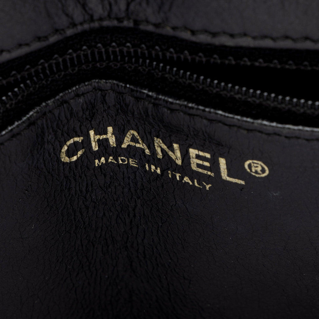 Chanel Caviar Leather Medallion Tote (SHF-7Ttgip)