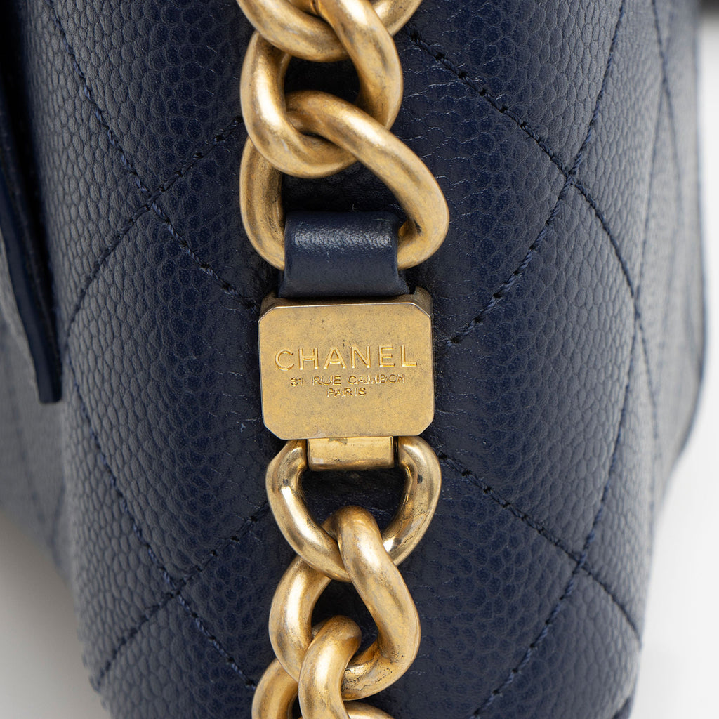 Chanel Caviar Leather Chic Affinity Top Handle (SHF-ocTgVA)