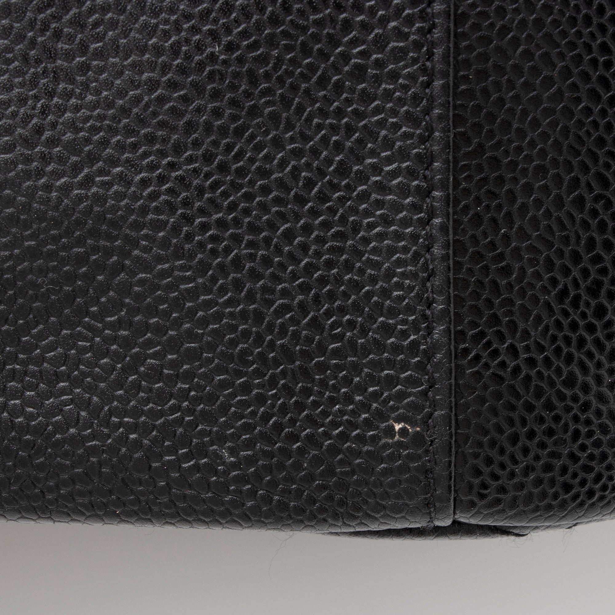 Chanel Caviar Leather Timeless CC Hobo (SHF-fu7h3a)