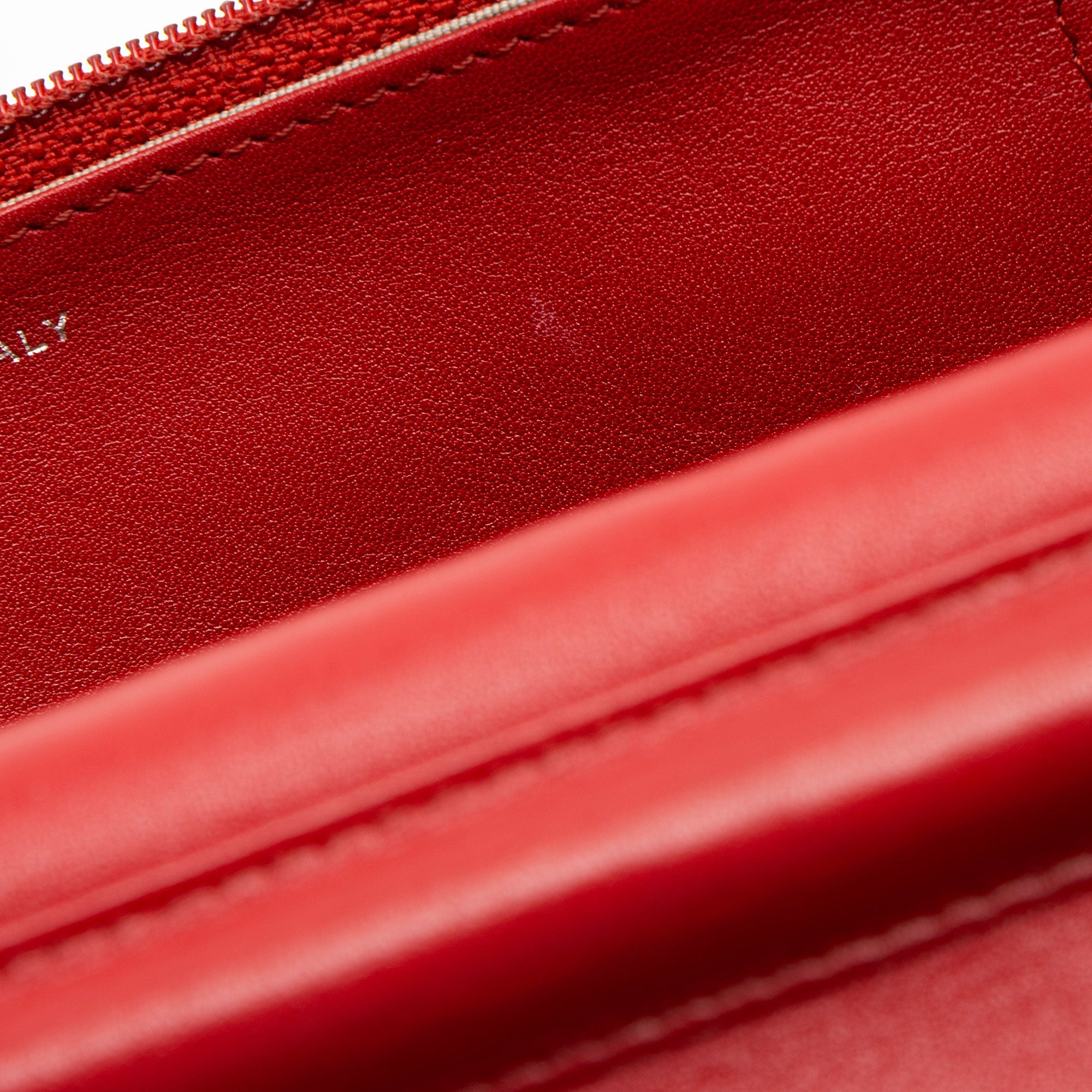Chanel Caviar Leather Timeless CC Wallet on Chain (SHF-HMJvRT)
