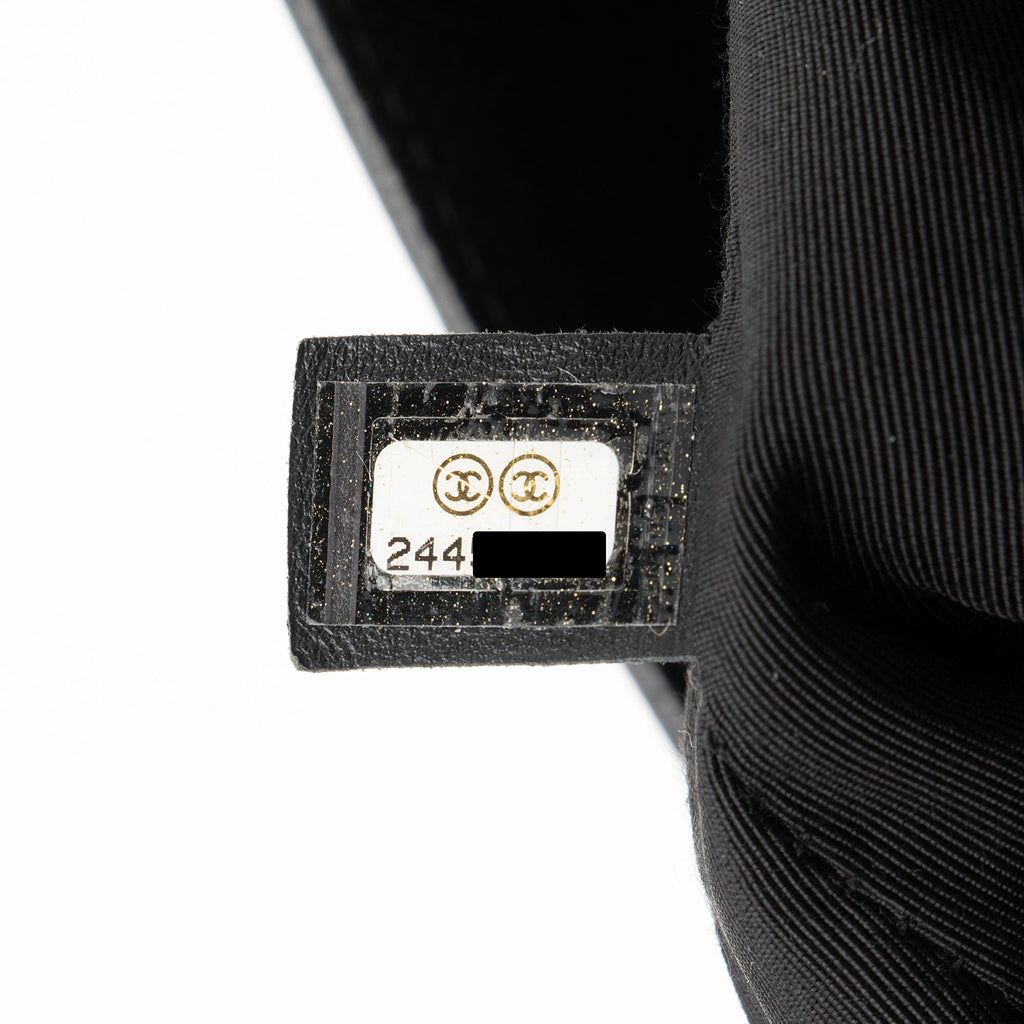 Chanel Caviar Leather Urban Companion Tote (SHF-nAN9Fg)