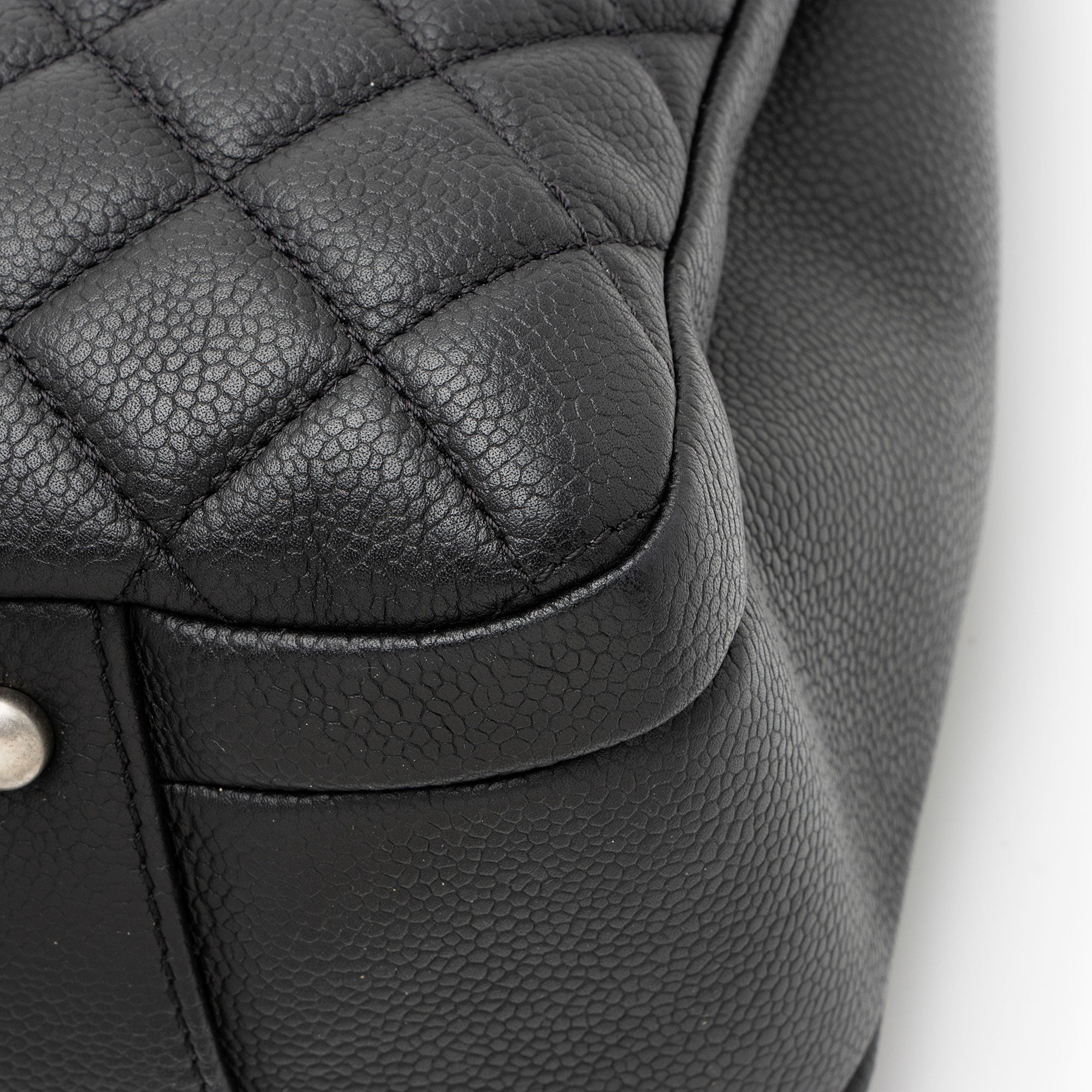 Chanel Caviar Leather Urban Companion Tote (SHF-nAN9Fg)