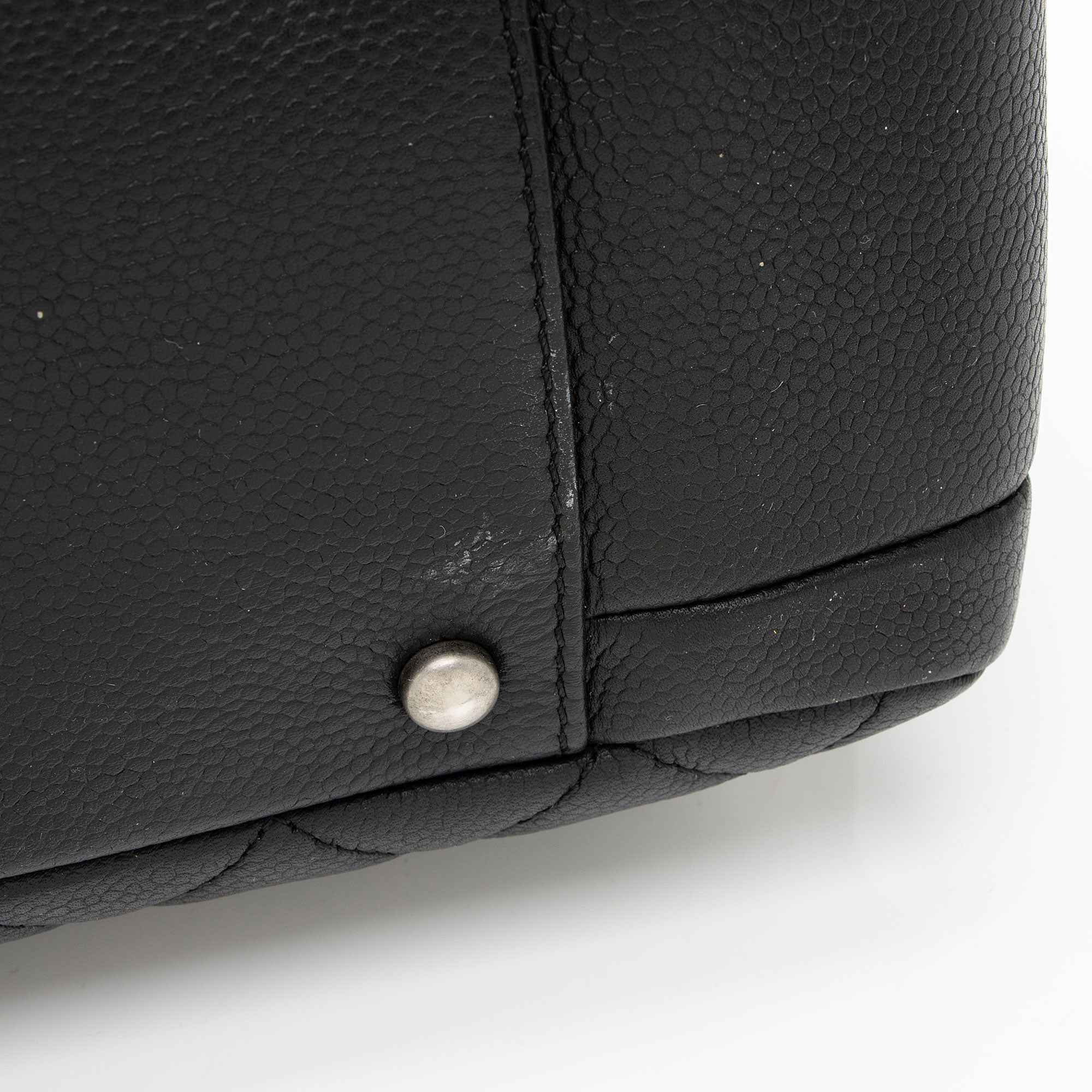 Chanel Caviar Leather Urban Companion Tote (SHF-nAN9Fg)
