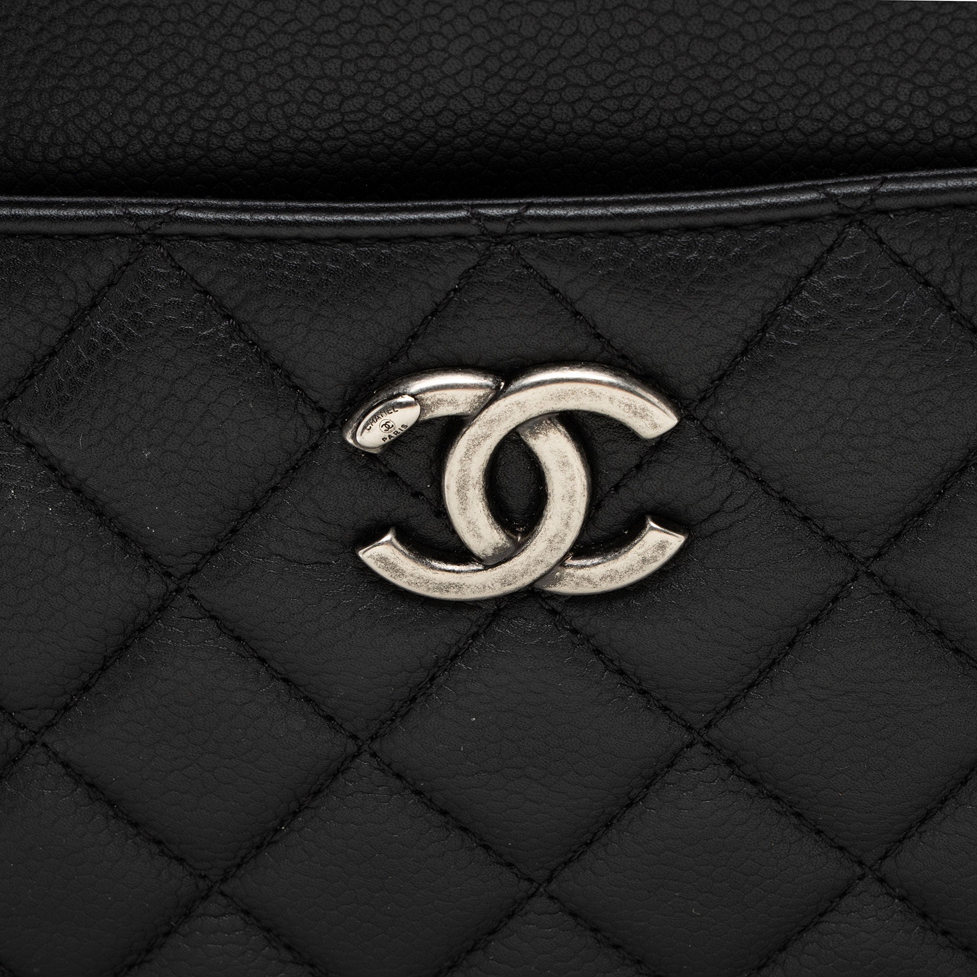 Chanel Caviar Leather Urban Companion Tote (SHF-nAN9Fg)