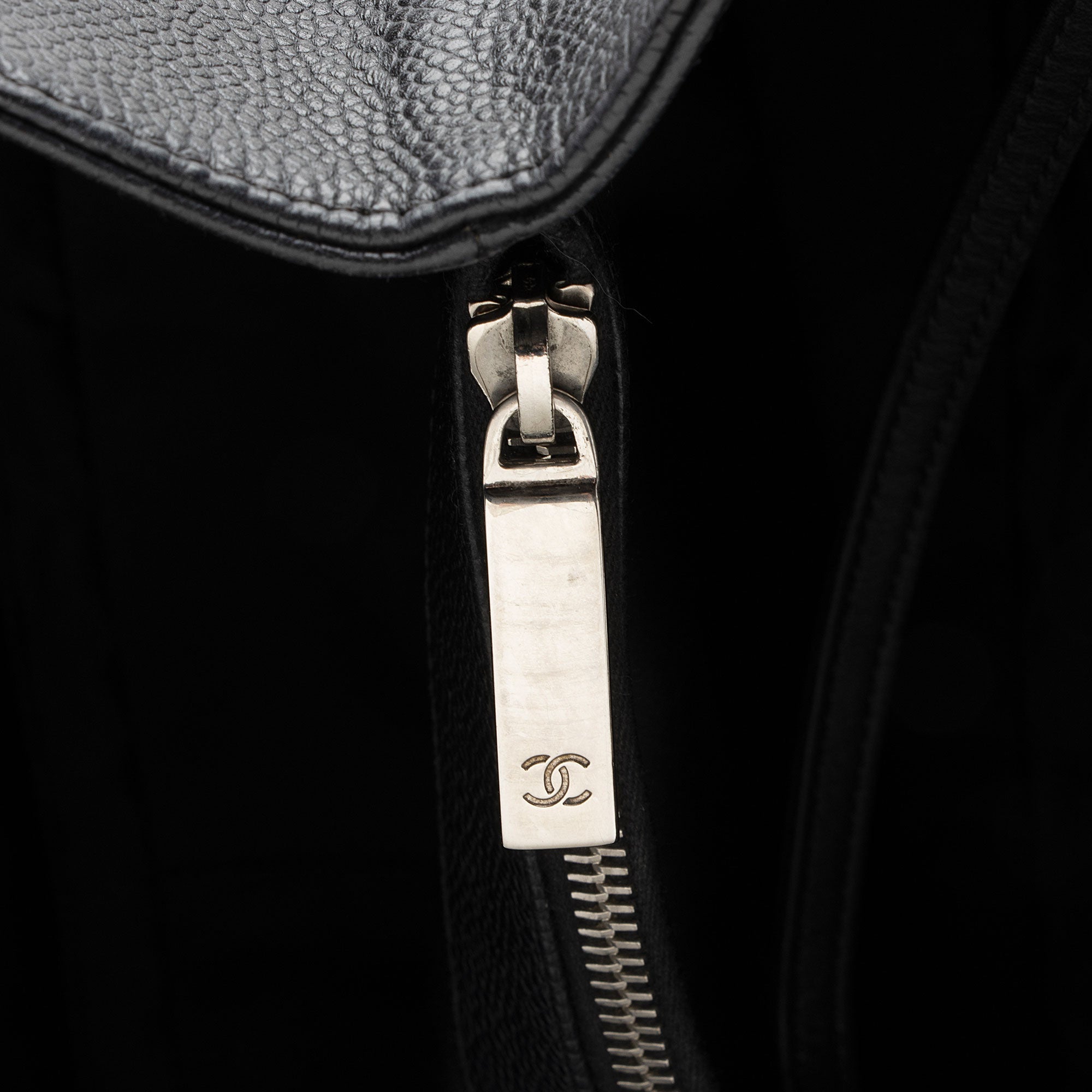 Chanel Caviar Leather XL Grand Shopping Tote (SHF-Bb5Ogy)