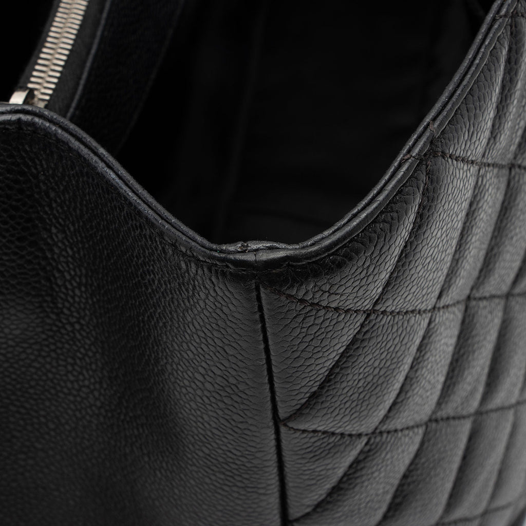 Chanel Caviar Leather XL Grand Shopping Tote (SHF-Bb5Ogy)