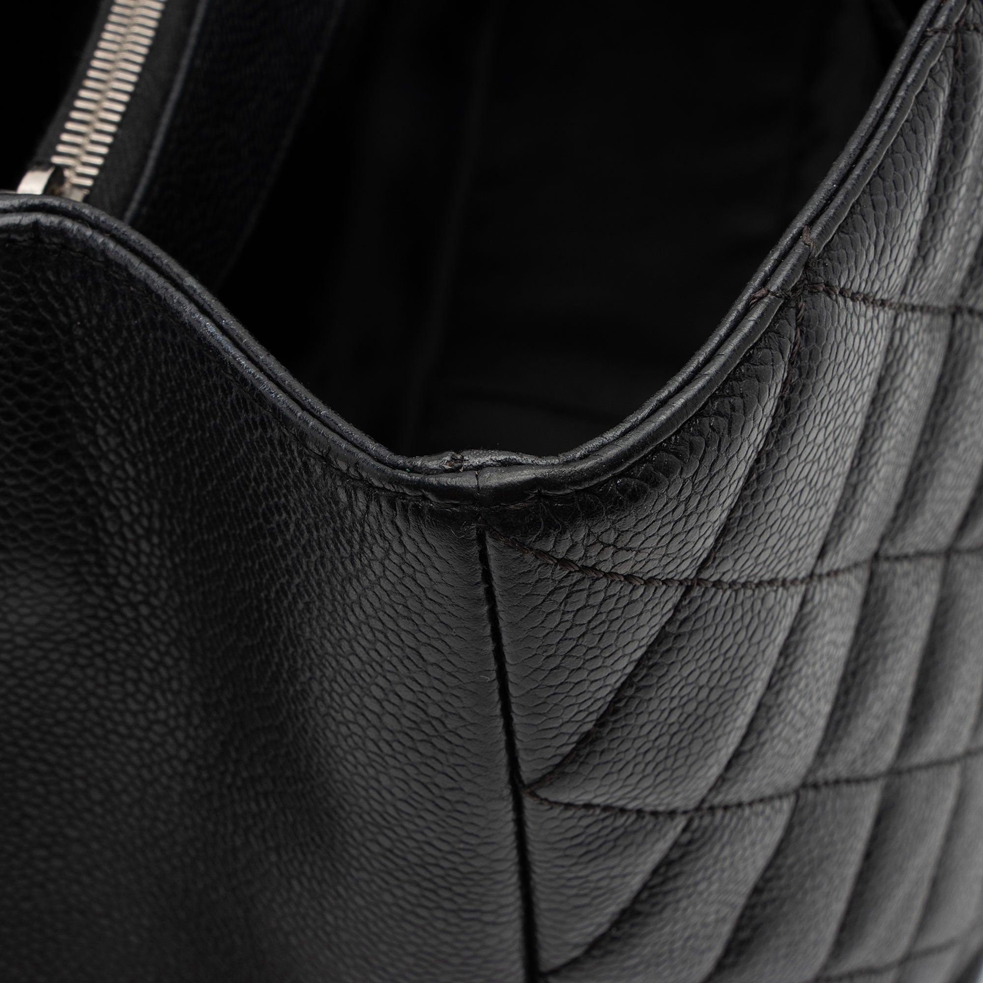 Chanel Caviar Leather XL Grand Shopping Tote (SHF-Bb5Ogy)