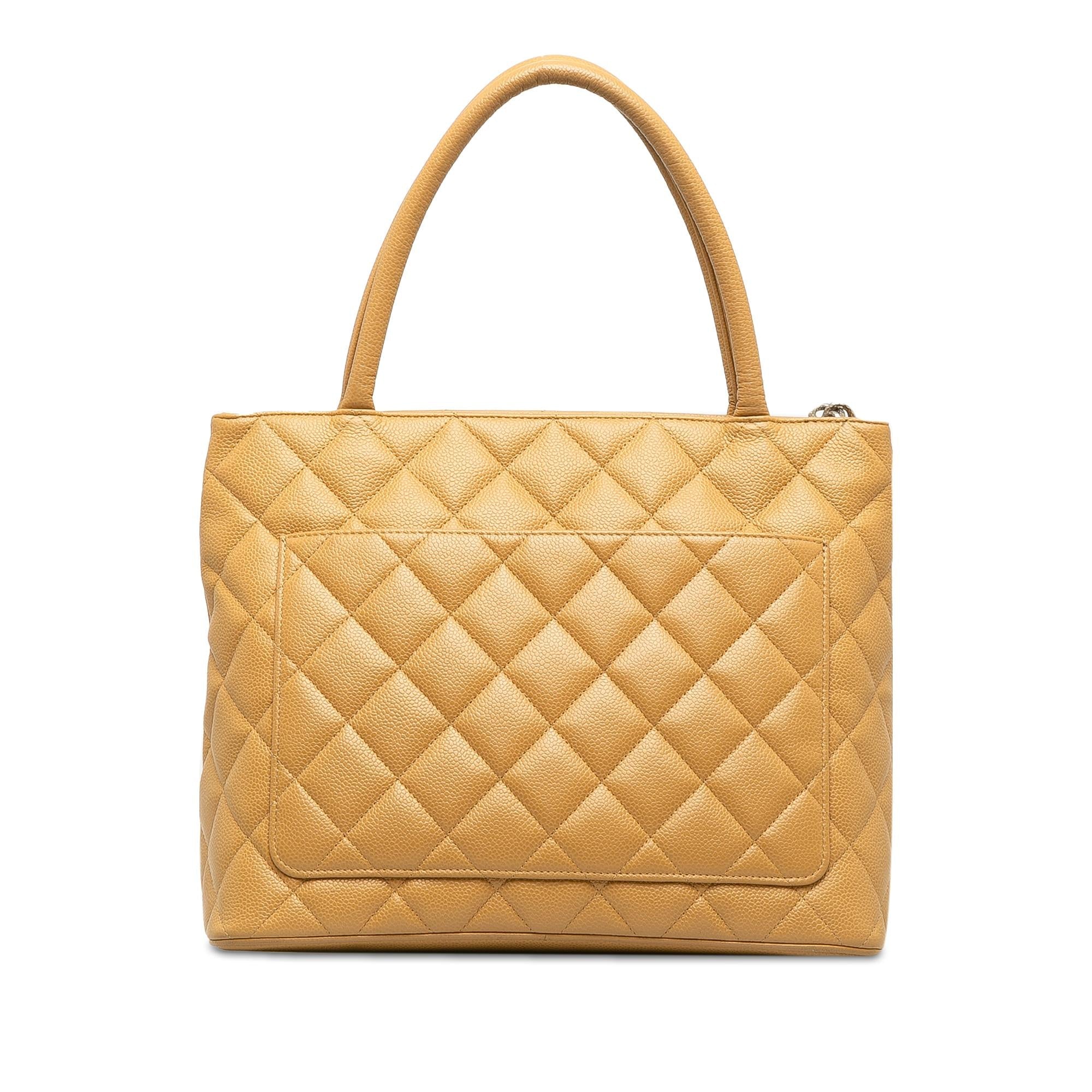 Chanel Caviar Medallion Tote (SHG-C0RnCx)