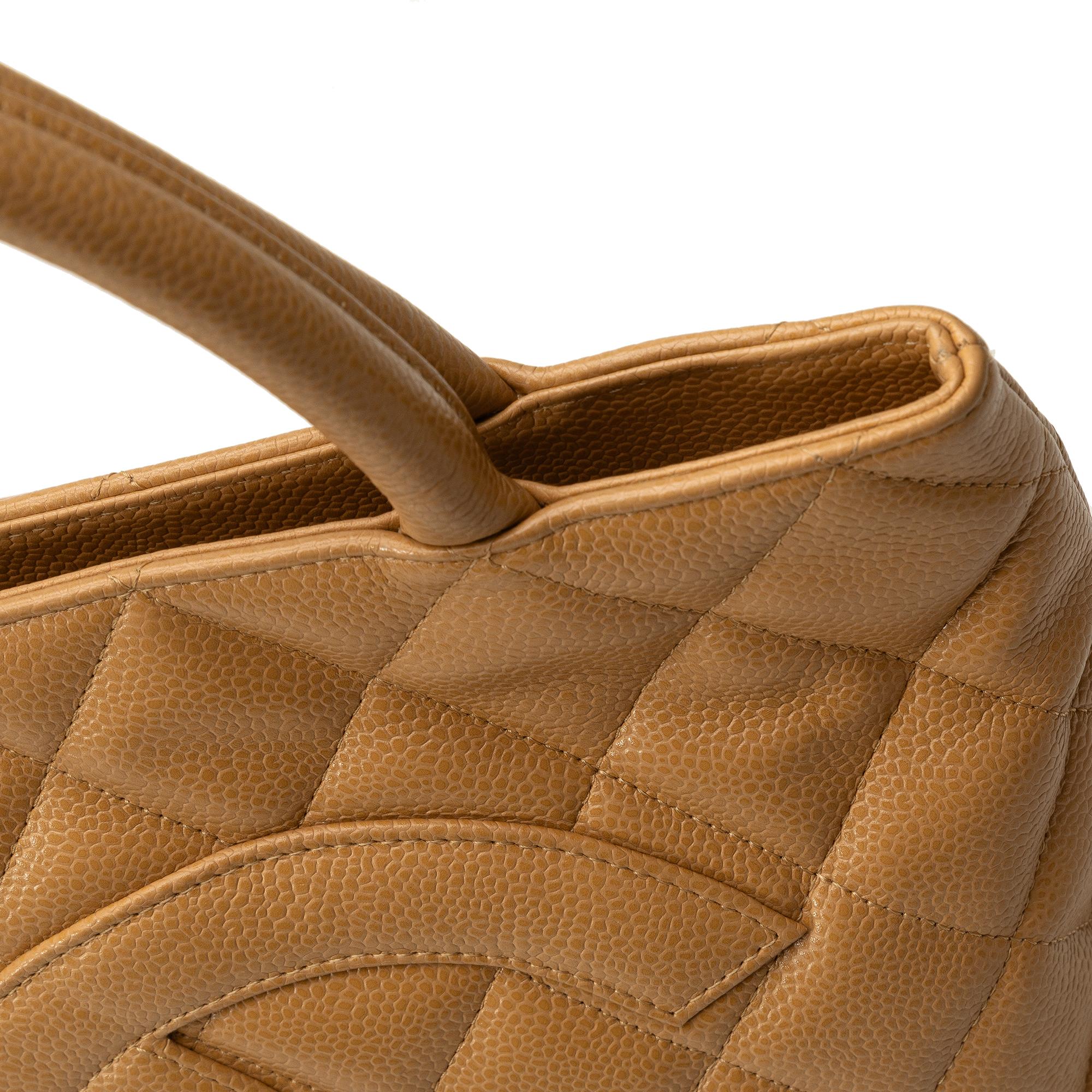 Chanel Caviar Medallion Tote (SHG-C0RnCx)