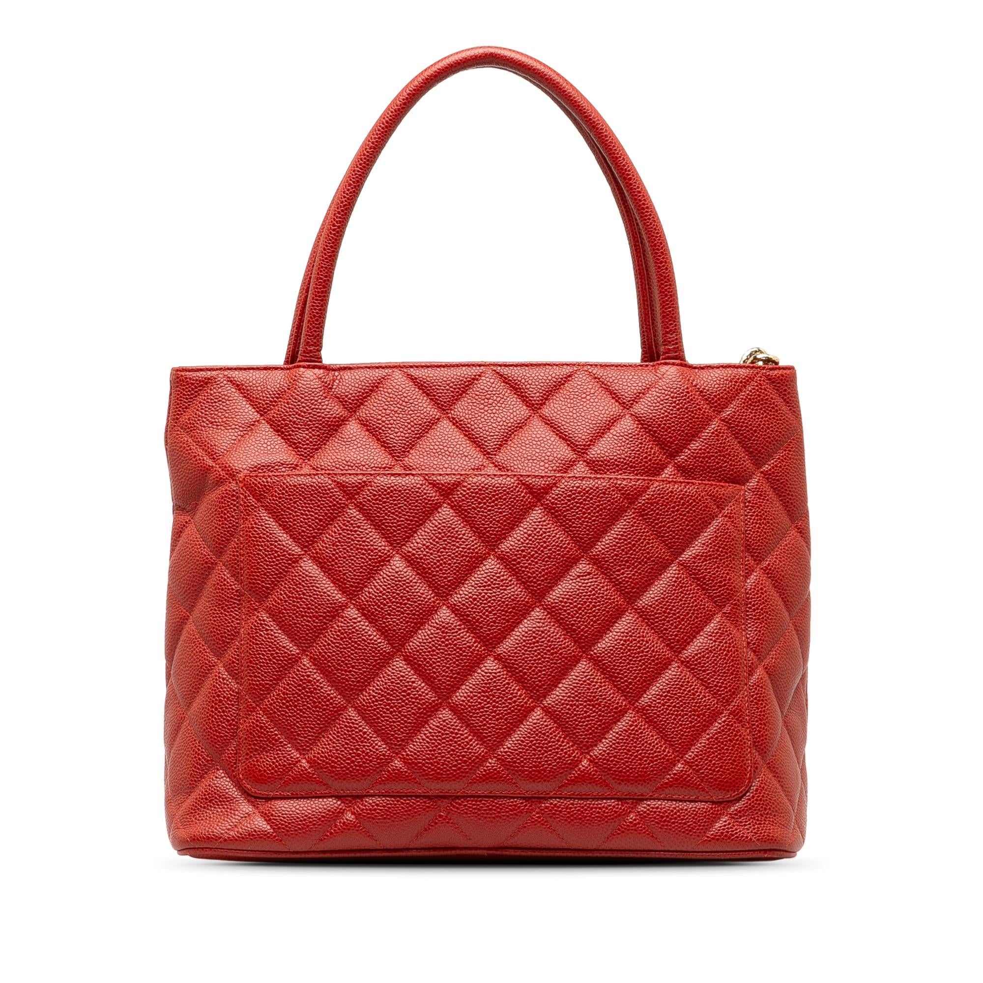 Chanel Caviar Medallion Tote (SHG-Au2Ex1)