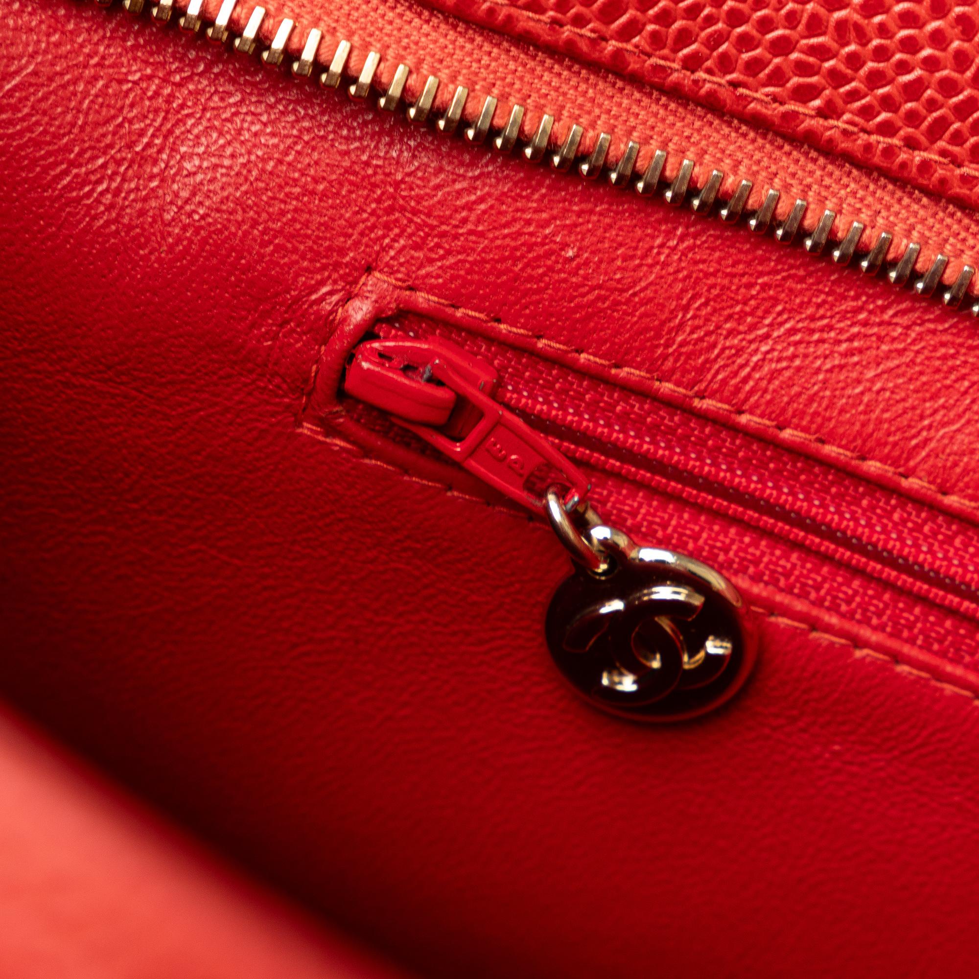 Chanel Caviar Medallion Tote (SHG-Au2Ex1)