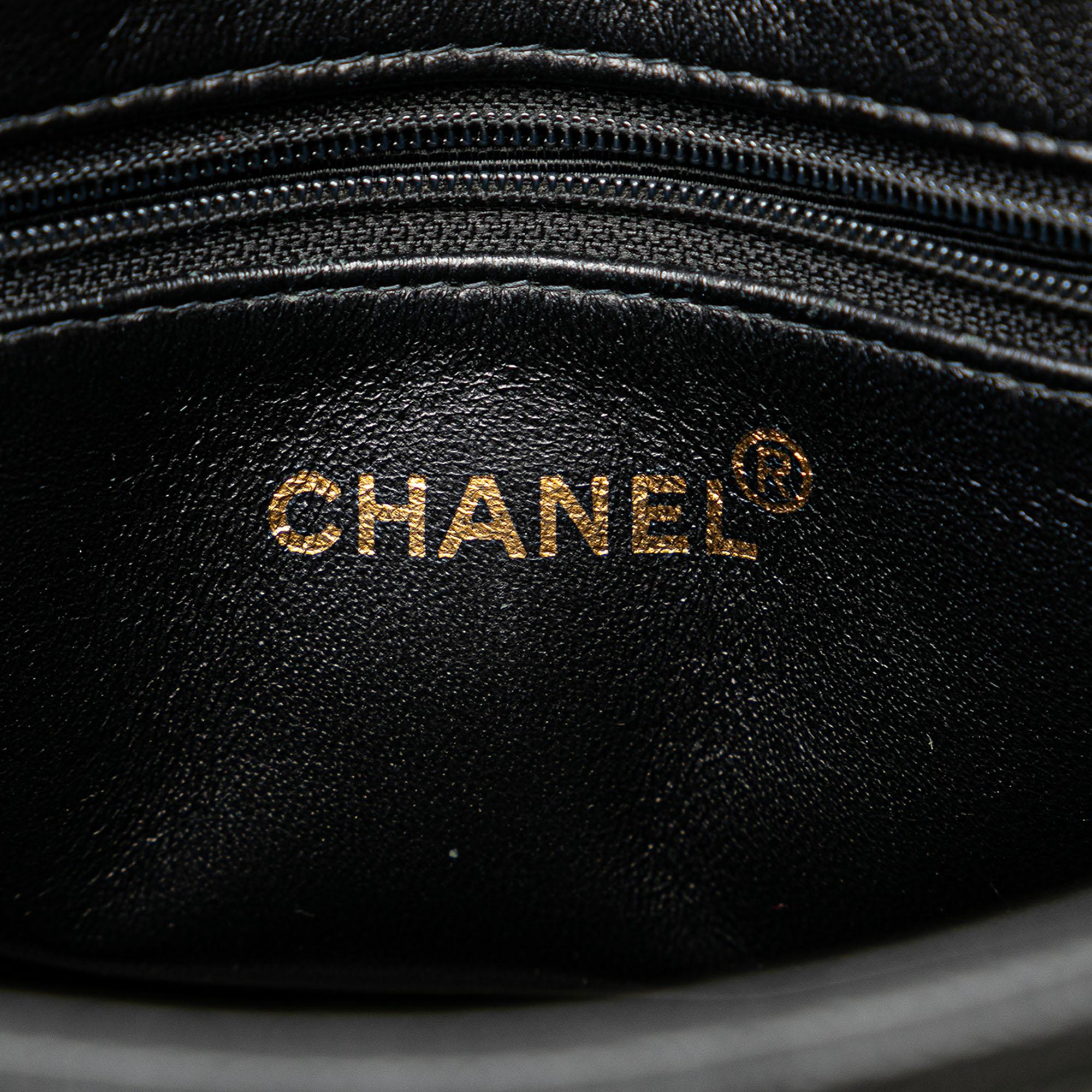 Chanel Caviar Medallion Tote (SHG-y2ND77)