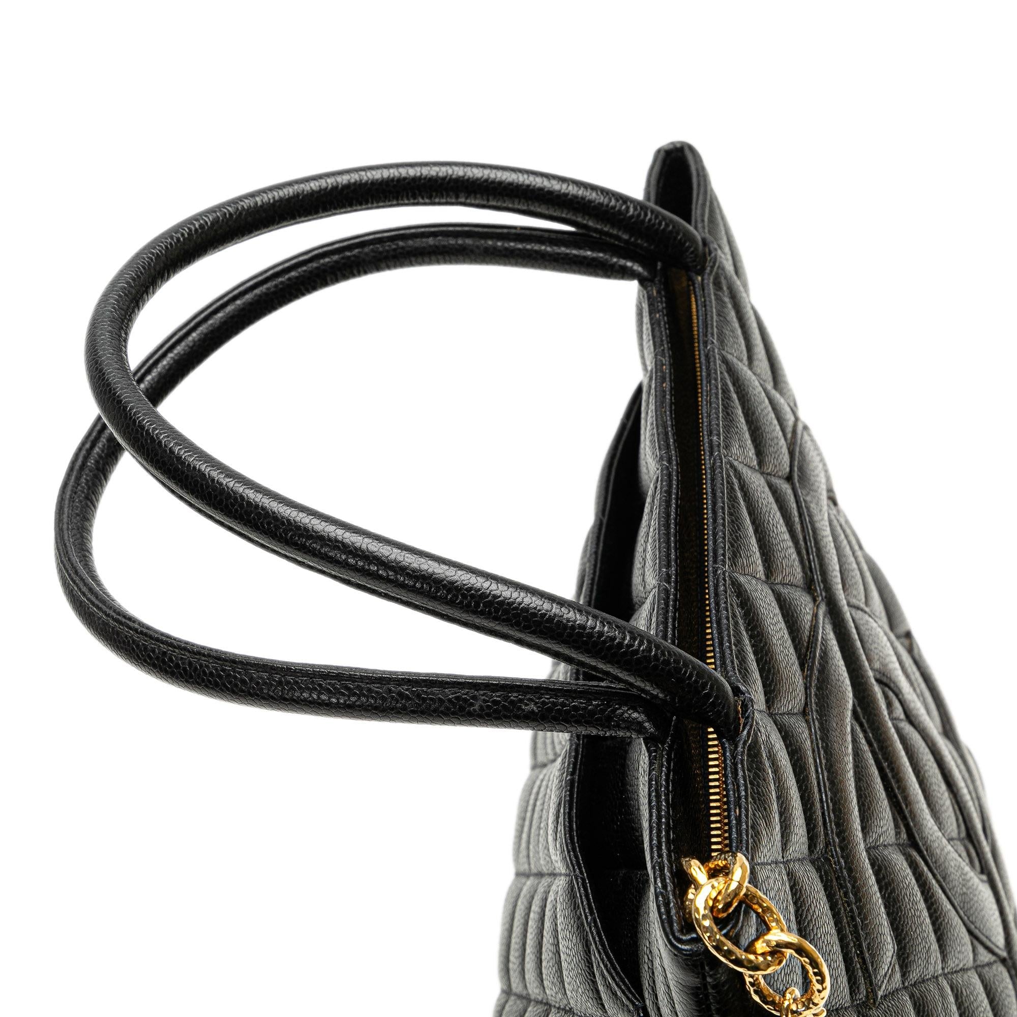 Chanel Caviar Medallion Tote (SHG-90N51p)