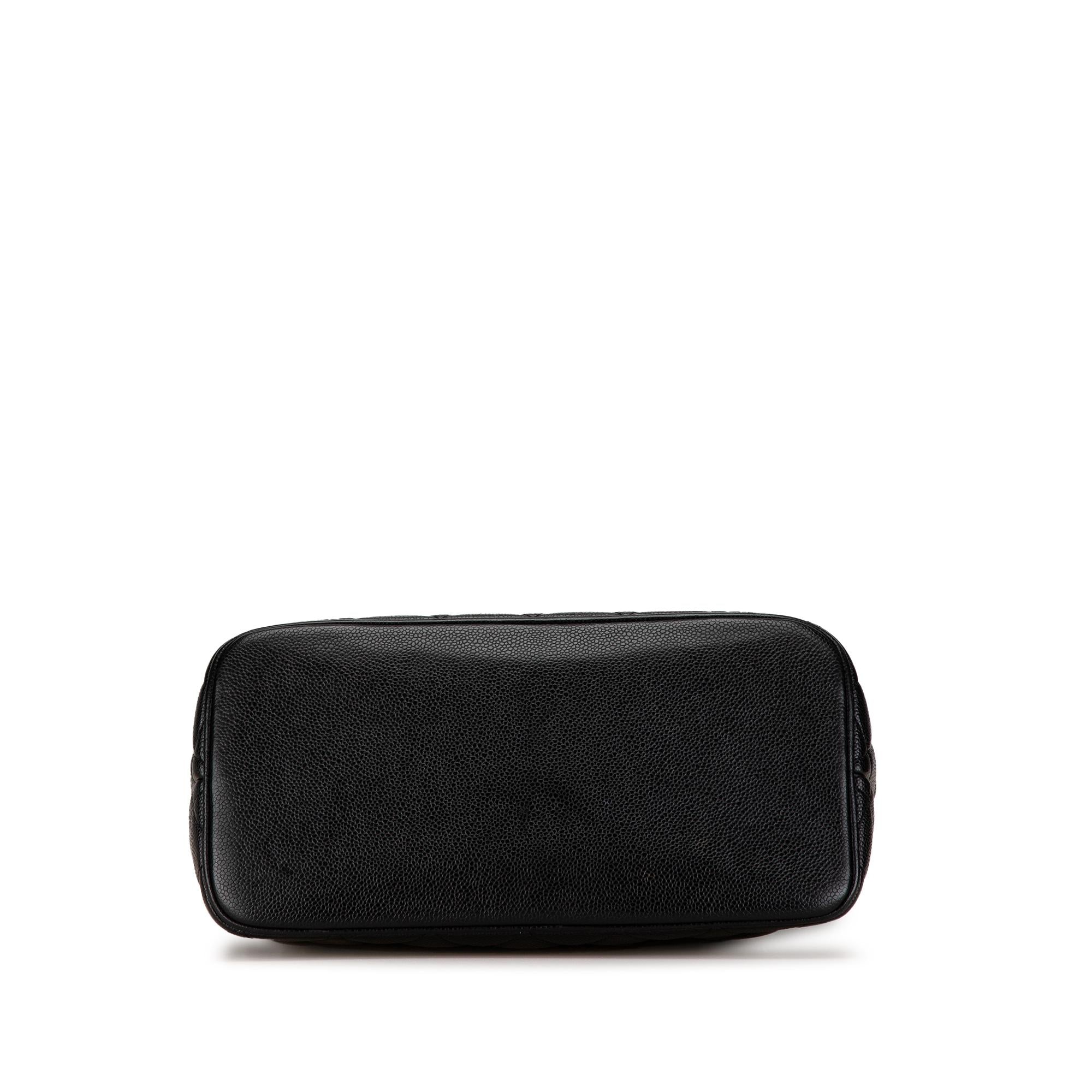 Chanel Caviar Medallion Tote (SHG-Ub8oNc)
