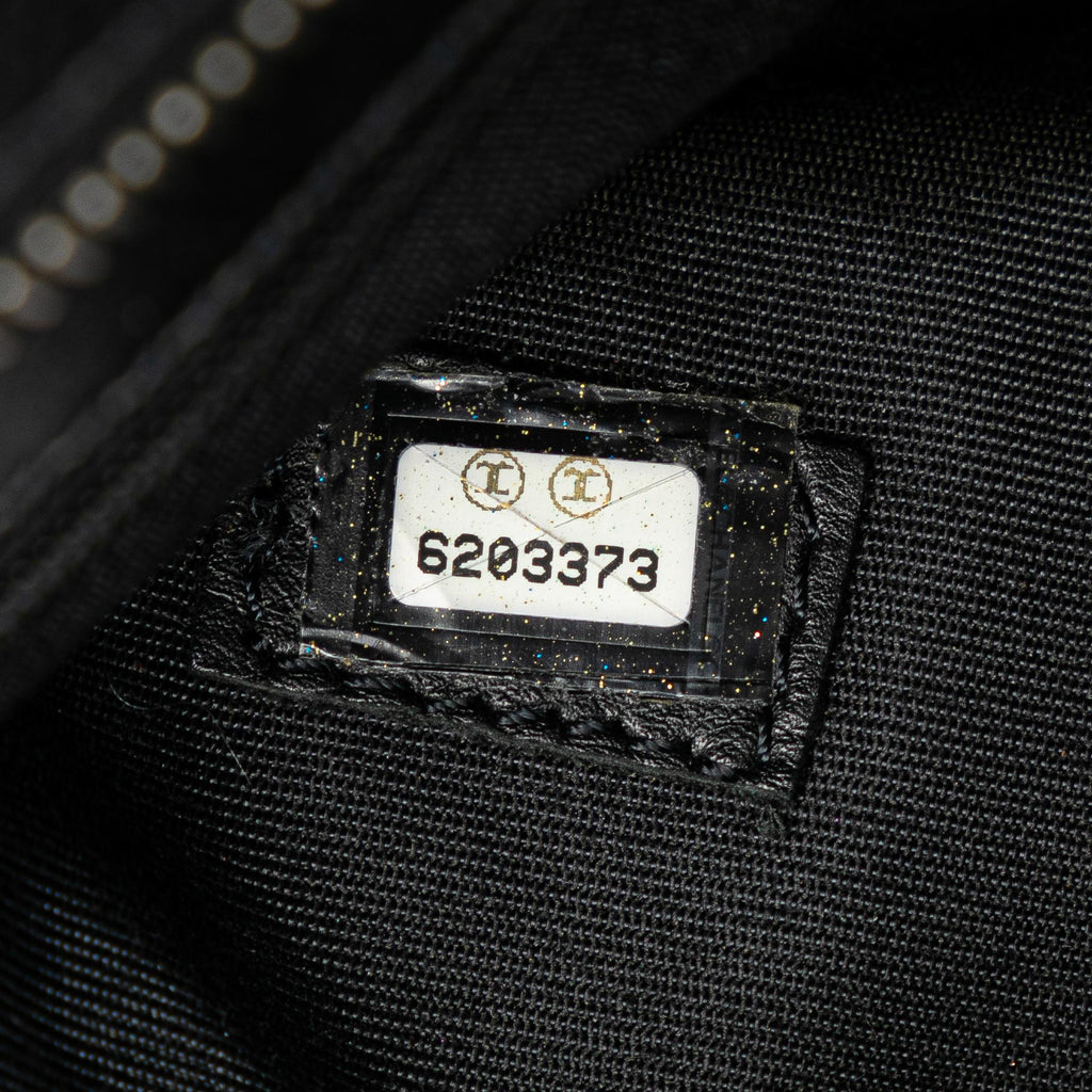 Chanel Caviar Medallion Tote (SHG-Ub8oNc)