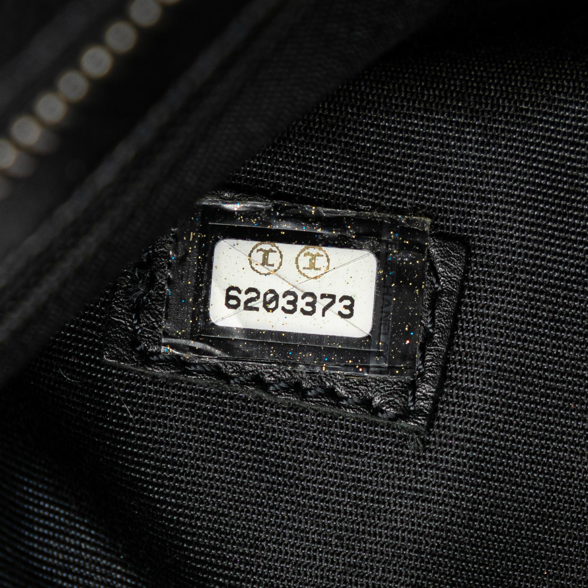 Chanel Caviar Medallion Tote (SHG-Ub8oNc)