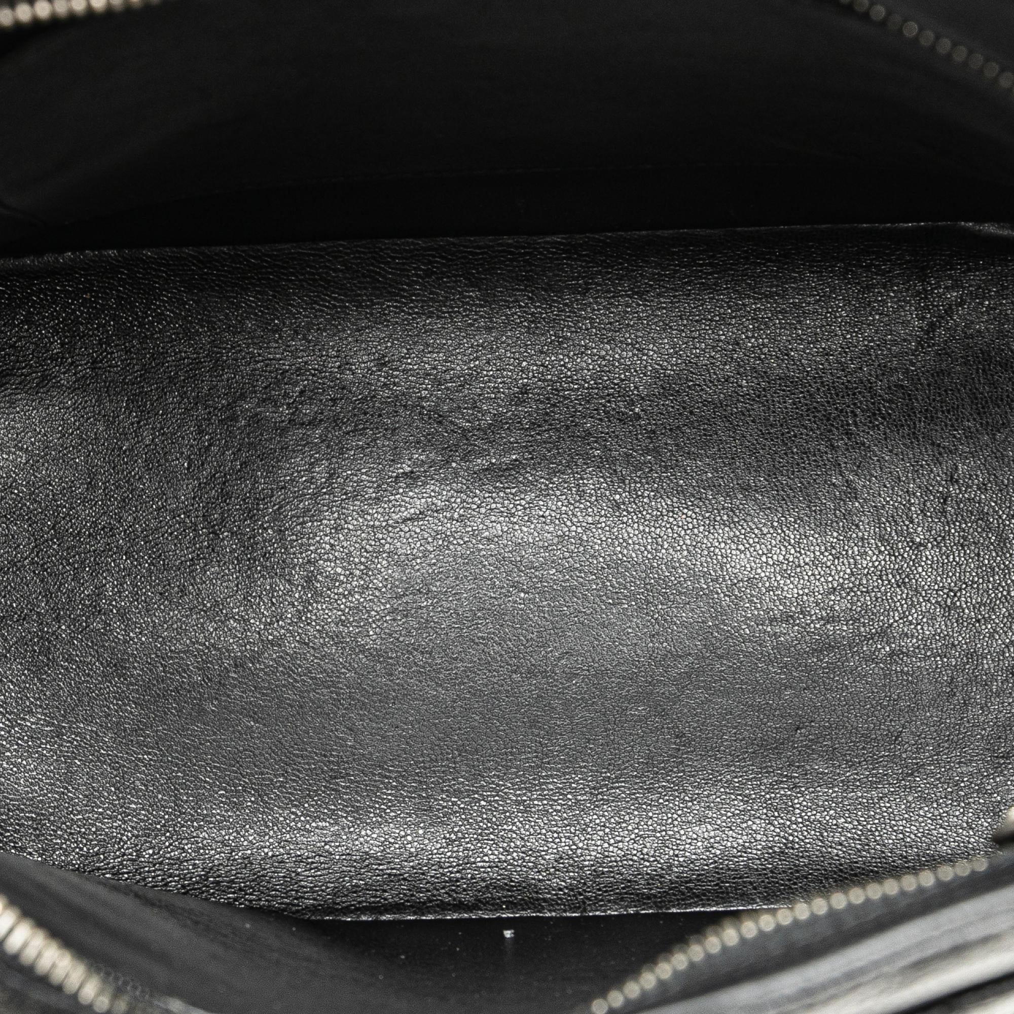 Chanel Caviar Medallion Tote (SHG-Ub8oNc)