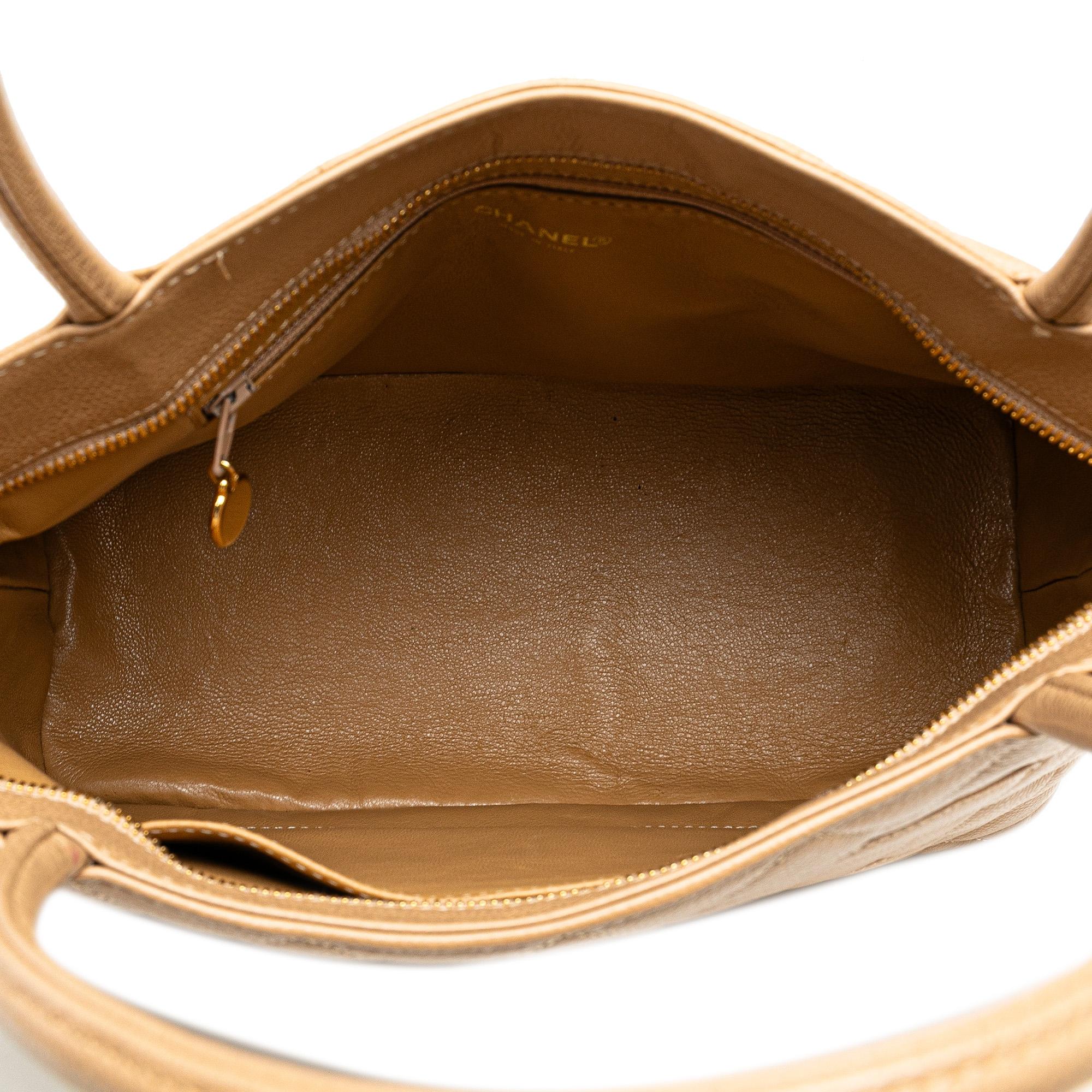 Chanel Caviar Medallion Tote (SHG-lmhq5P)