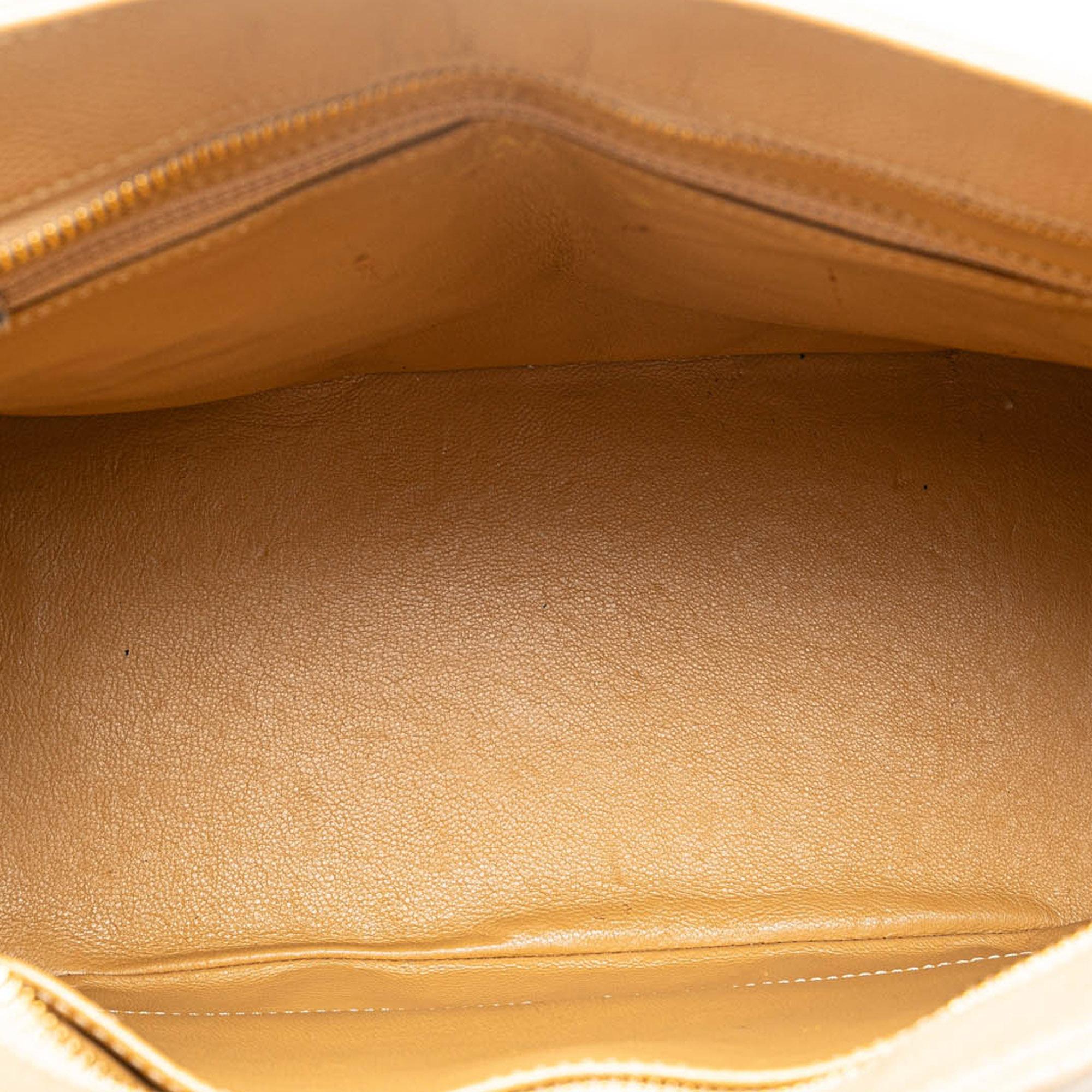 Chanel Caviar Medallion Tote (SHG-ik1o4b)