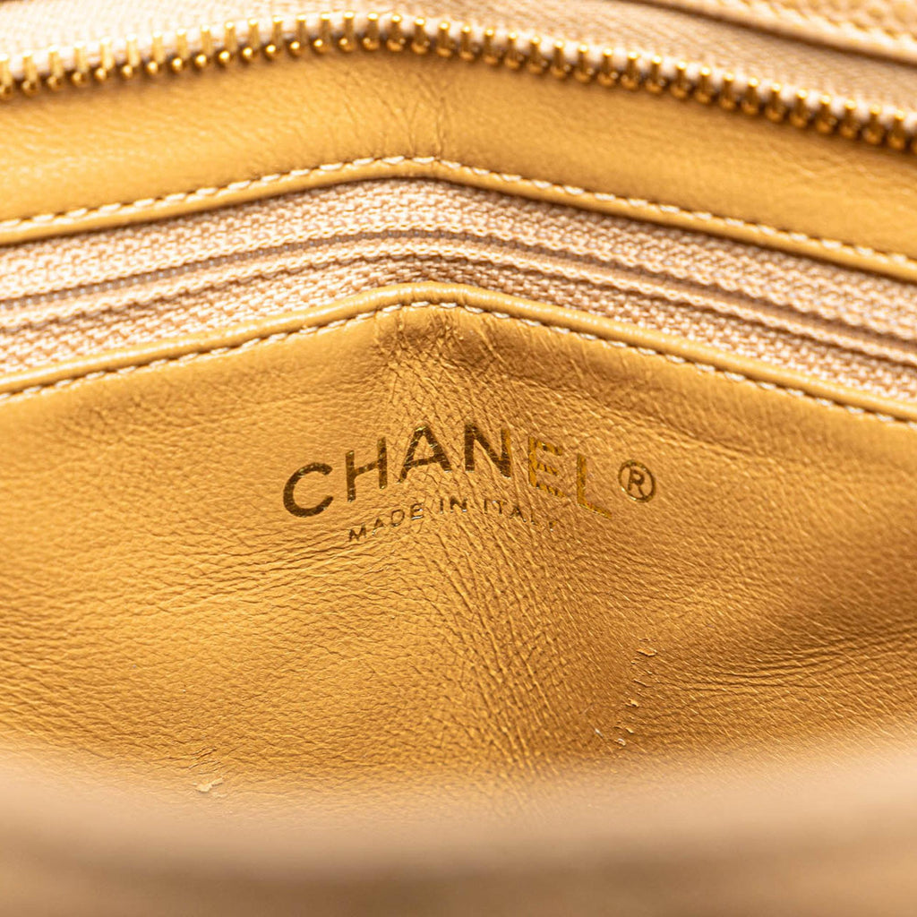 Chanel Caviar Medallion Tote (SHG-ik1o4b)