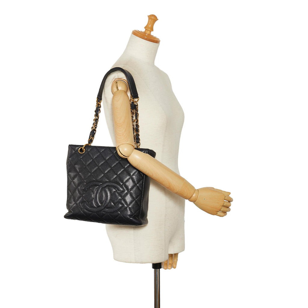 Chanel Caviar Petite Shopping Tote (SHG-ivSuzo)