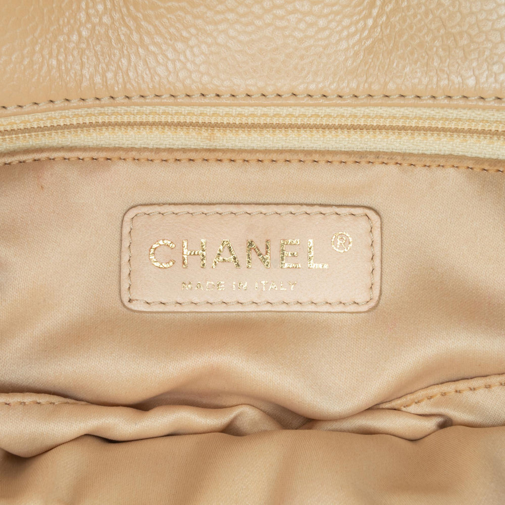 Chanel Caviar Petite Shopping Tote (SHG-cIXDiD)