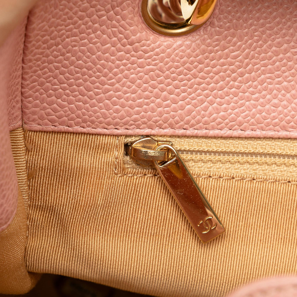 Chanel Caviar Petite Shopping Tote (SHG-Scfqjp)