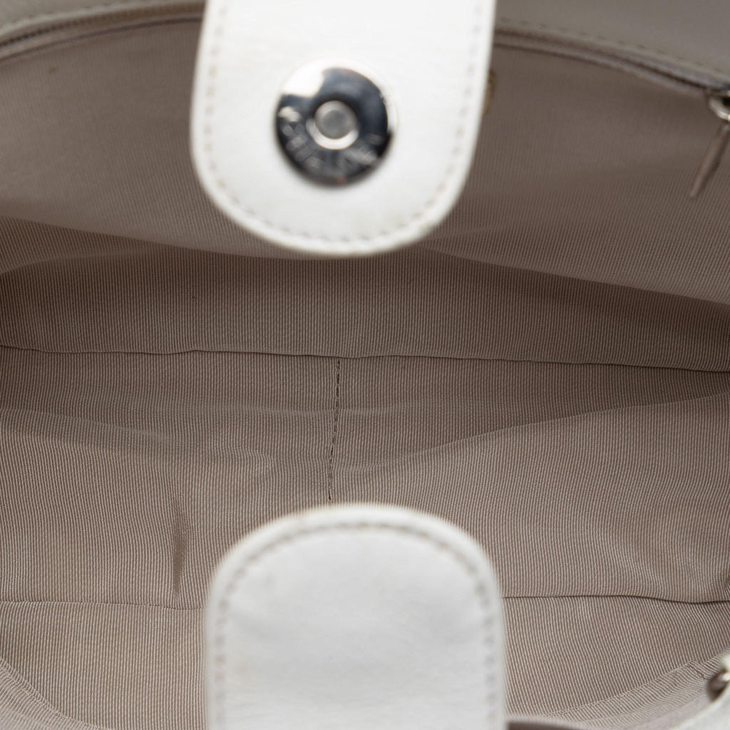 Chanel Caviar Petite Shopping Tote