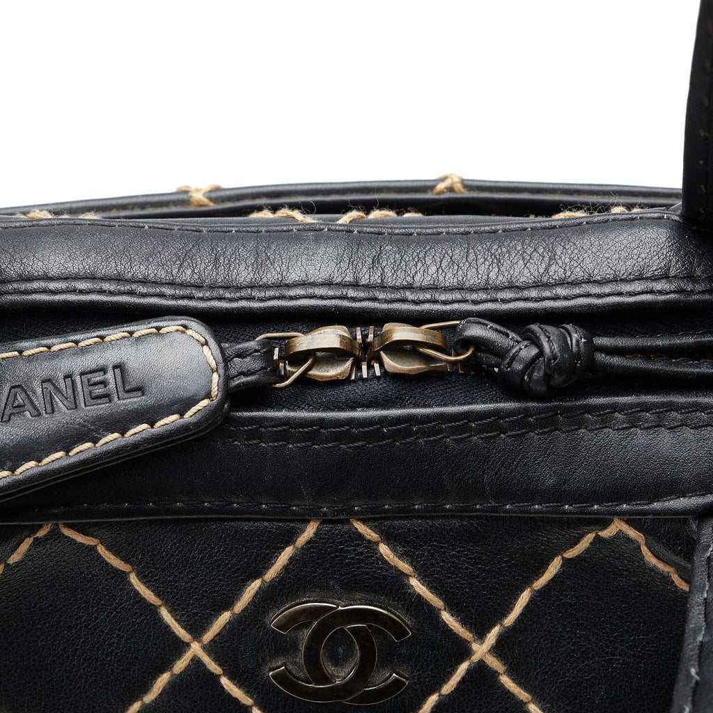 Chanel Cc Wild Stitch Handbag (SHG-fSzRiQ)