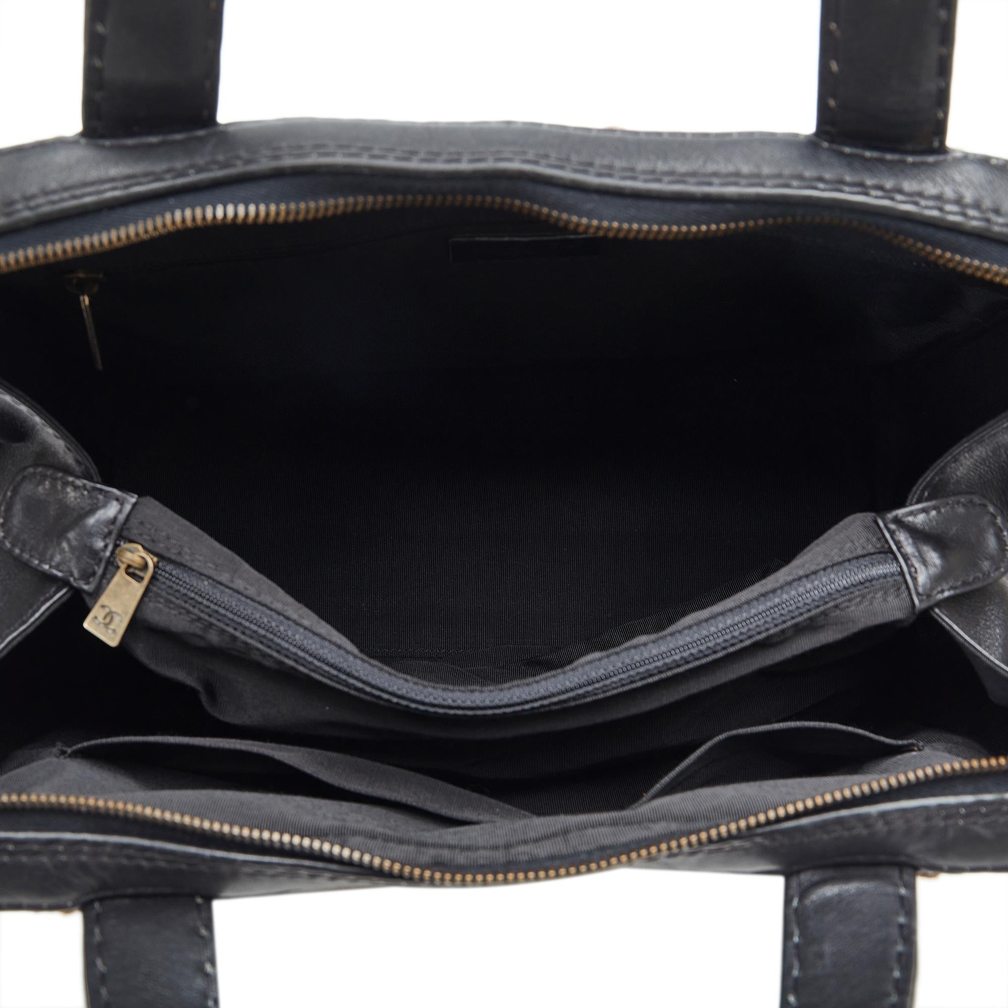 Chanel Cc Wild Stitch Handbag (SHG-fSzRiQ)