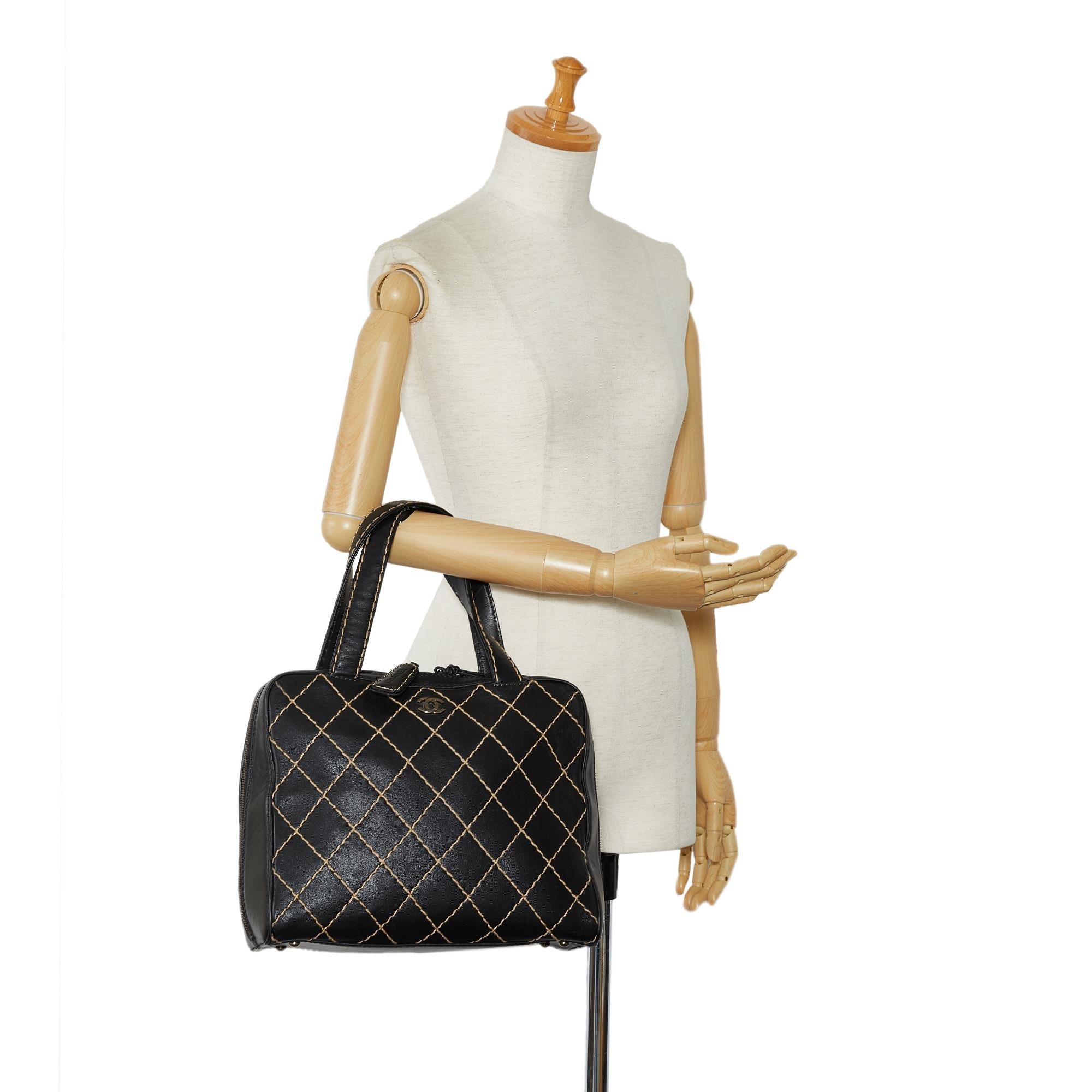 Chanel Cc Wild Stitch Handbag (SHG-fSzRiQ)