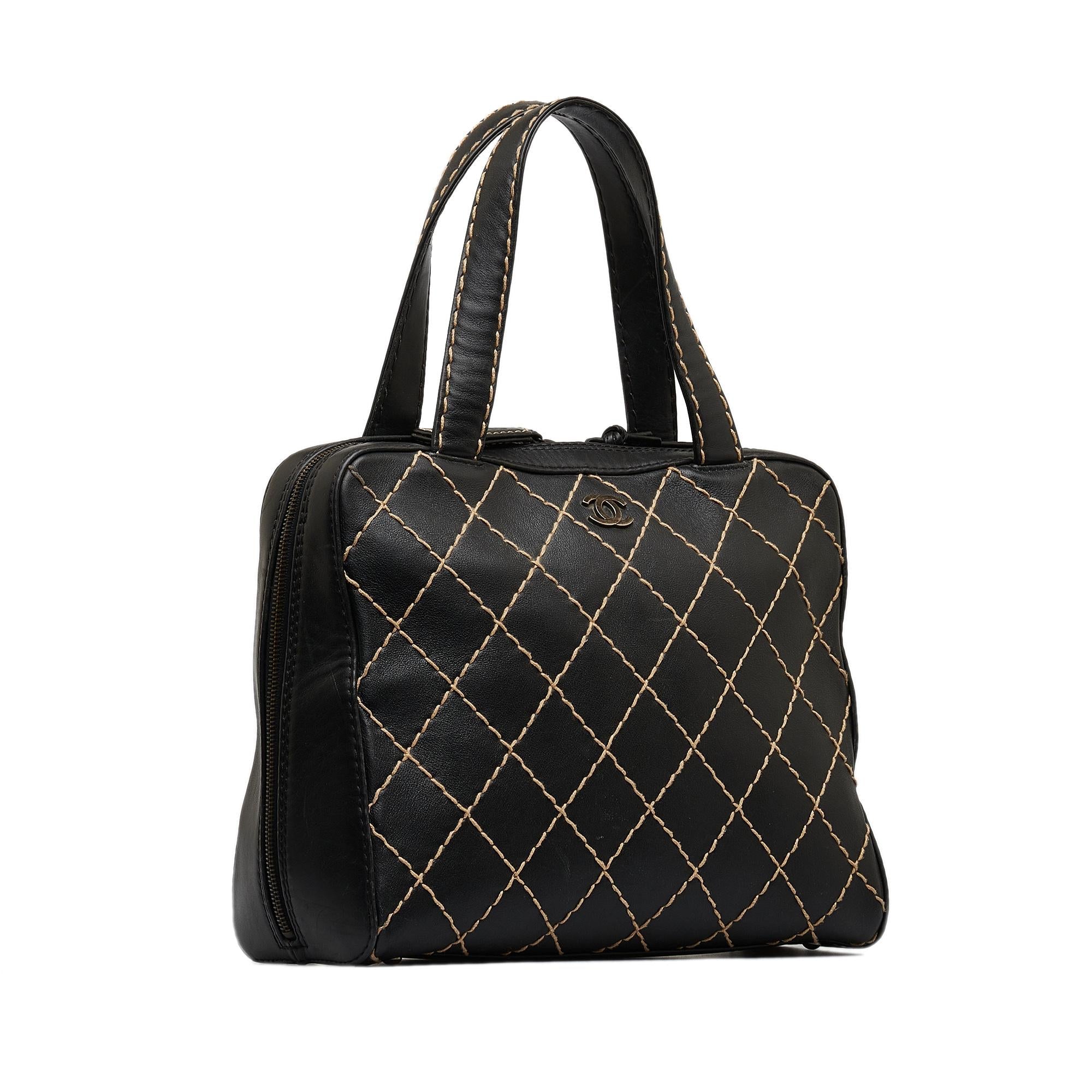 Chanel Cc Wild Stitch Handbag (SHG-fSzRiQ)