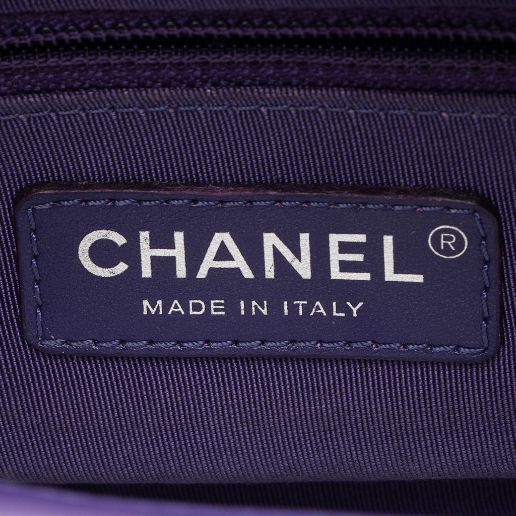 Chanel Chevron Aged Calfskin Gabrielle Small Hobo (SHF-zo17E6)