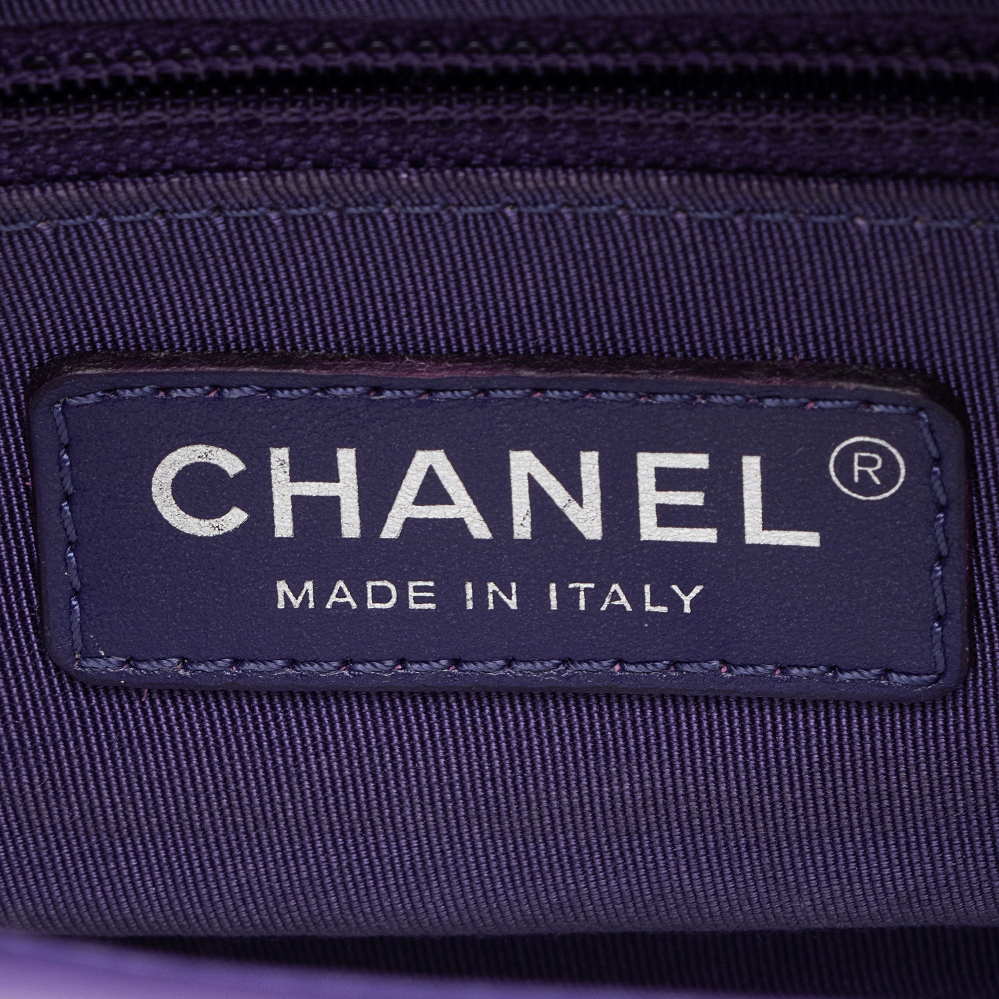 Chanel Chevron Aged Calfskin Gabrielle Small Hobo (SHF-zo17E6)
