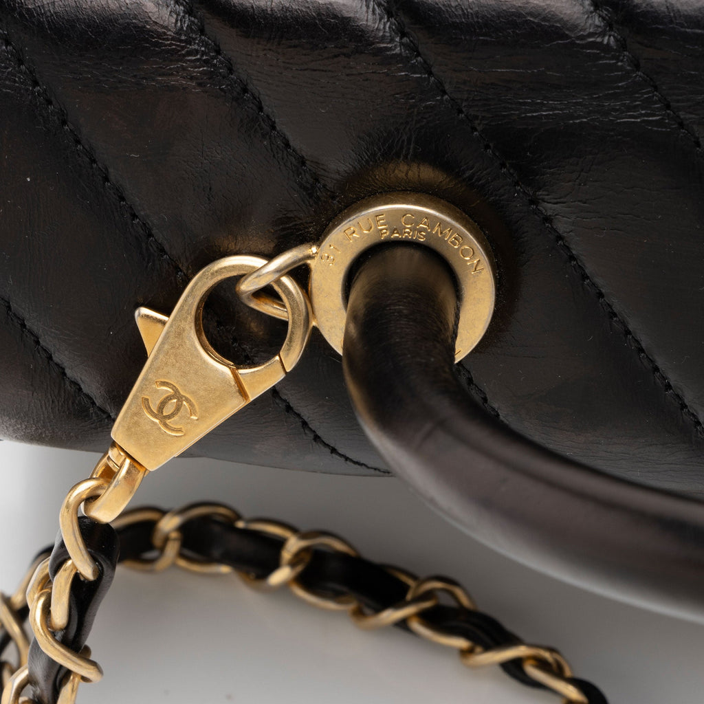 Chanel Chevron Calfskin Coco Top Handle Medium Flap Bag (SHF-ZMgzVP)