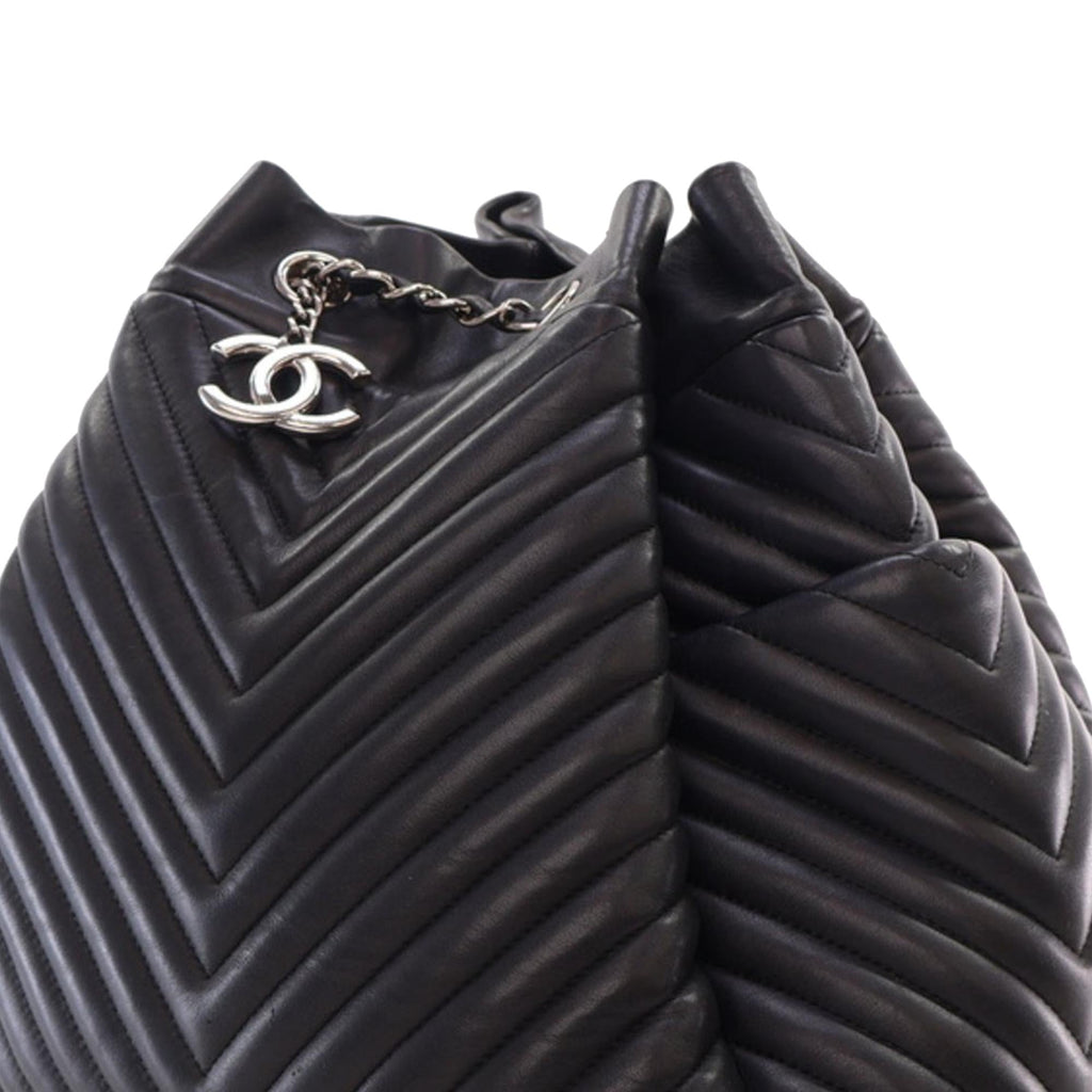 Chanel Chevron Calfskin Urban Spirit Bucket Bag (SHG-c8HyEg)