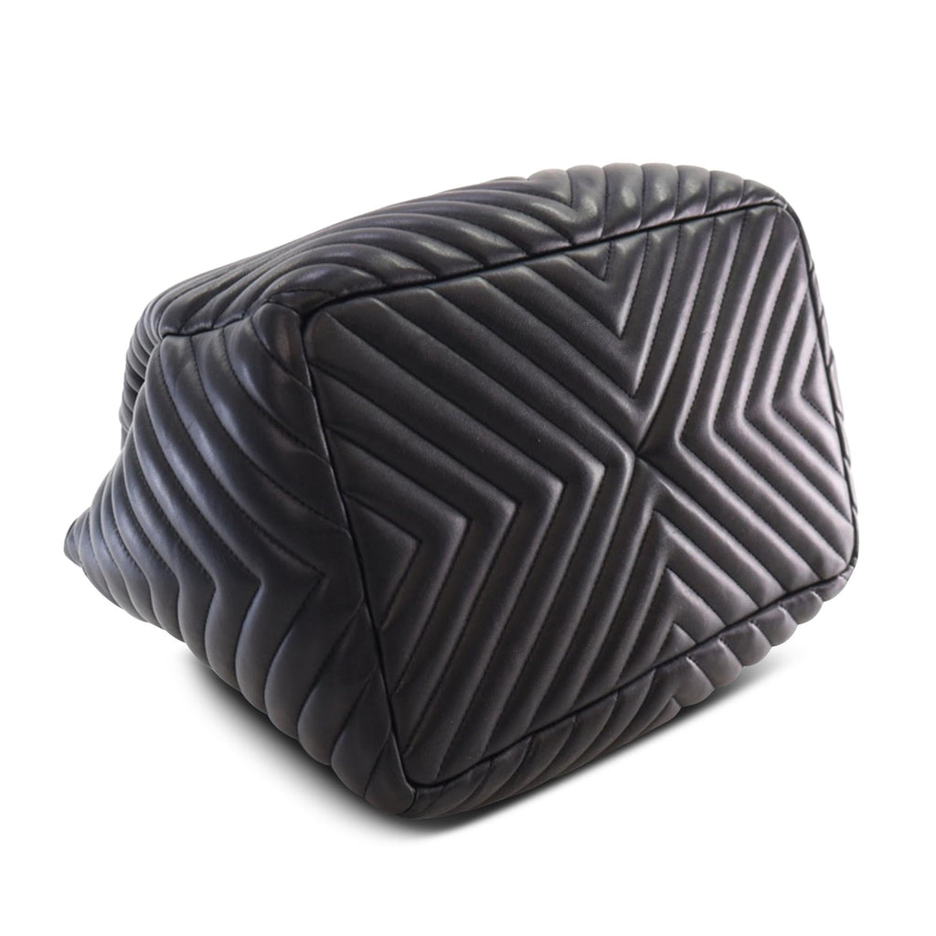 Chanel Chevron Calfskin Urban Spirit Bucket Bag (SHG-c8HyEg)