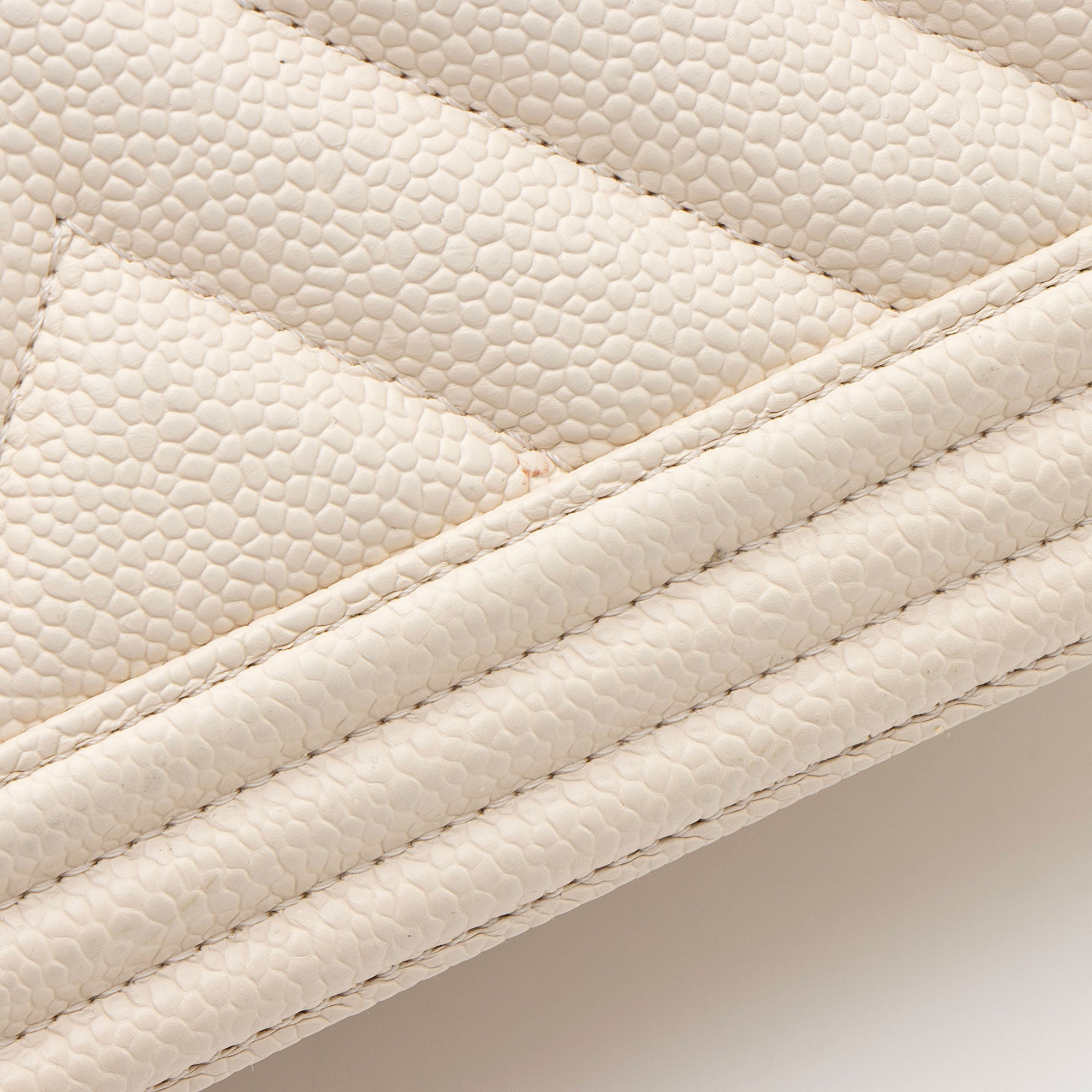 Chanel Chevron Caviar Leather Old Medium Boy Bag (SHF-00KAcN)